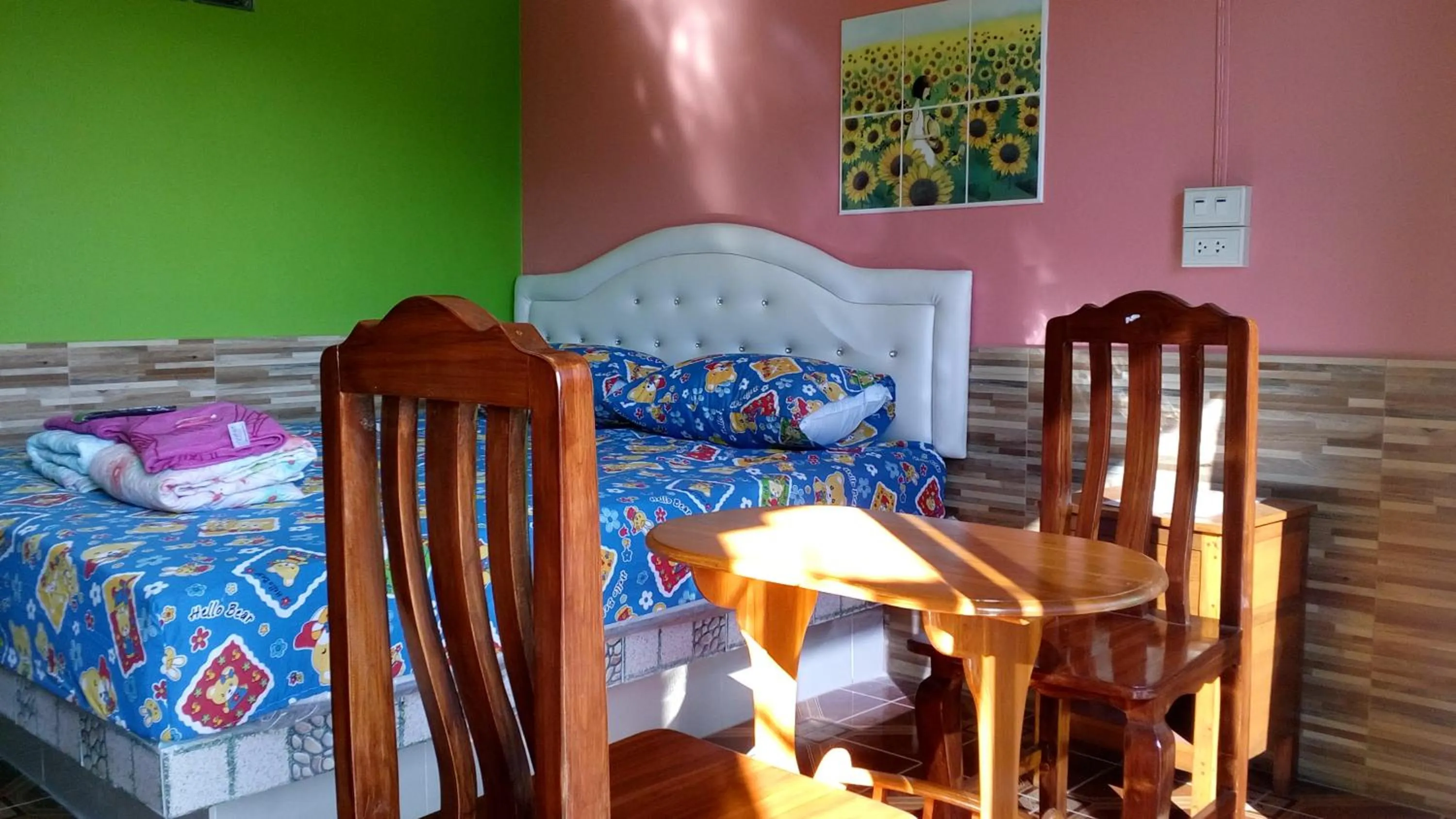 Photo of the whole room, Bed in Rueangsrisiri Guesthouse 2