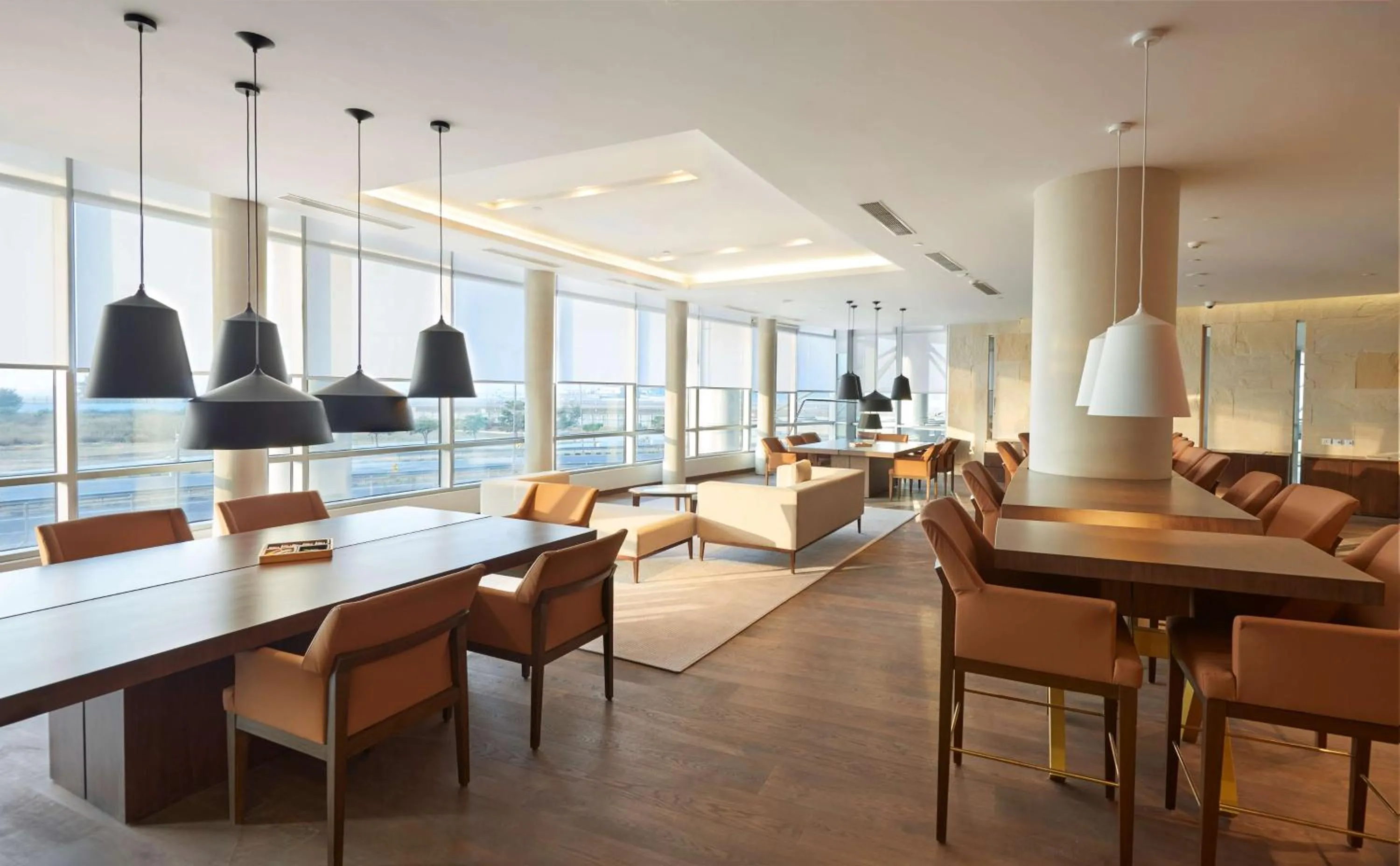 Lounge or bar in Andaz Delhi, by Hyatt