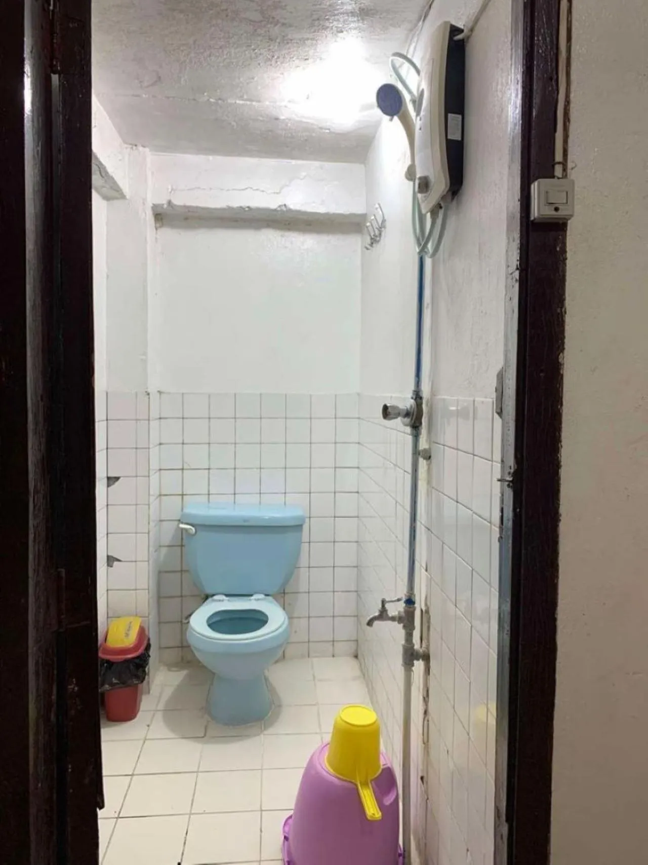 Shower in Escolta's Homey Lodge