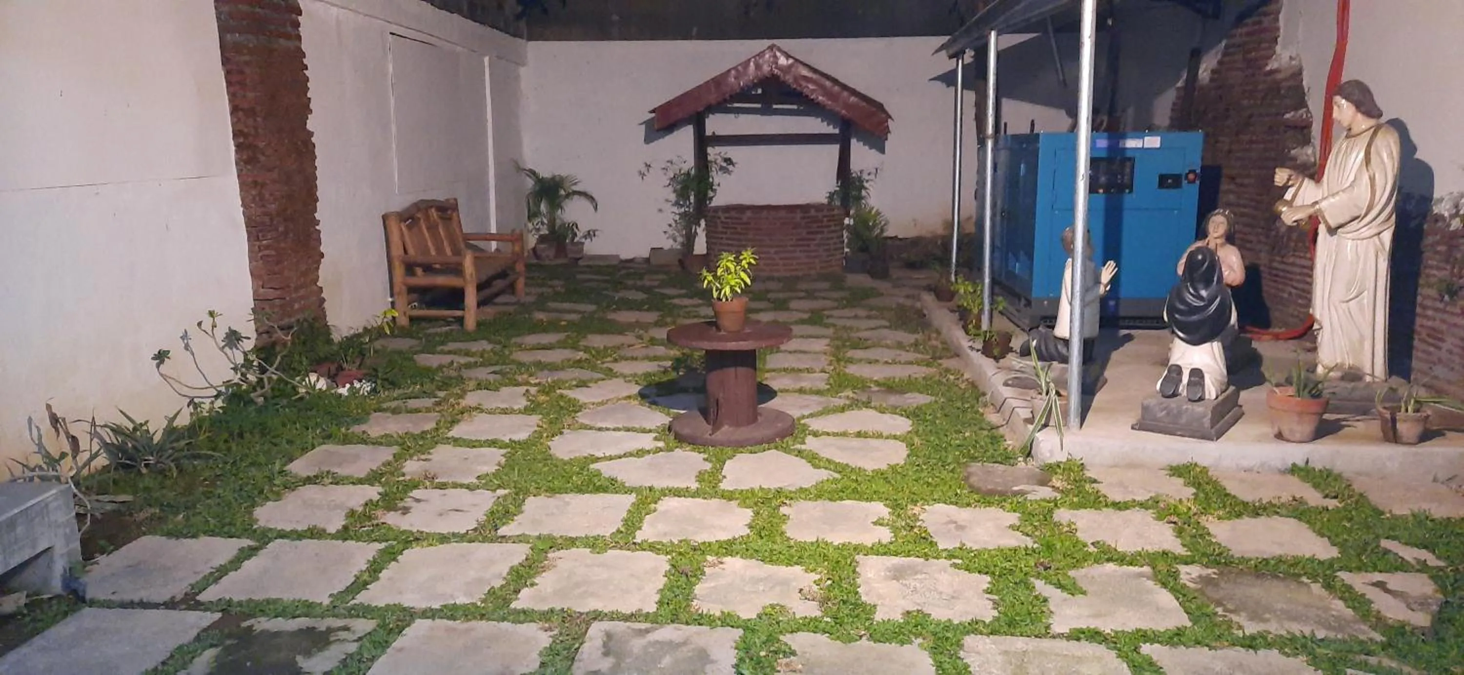 Night in Escolta's Homey Lodge