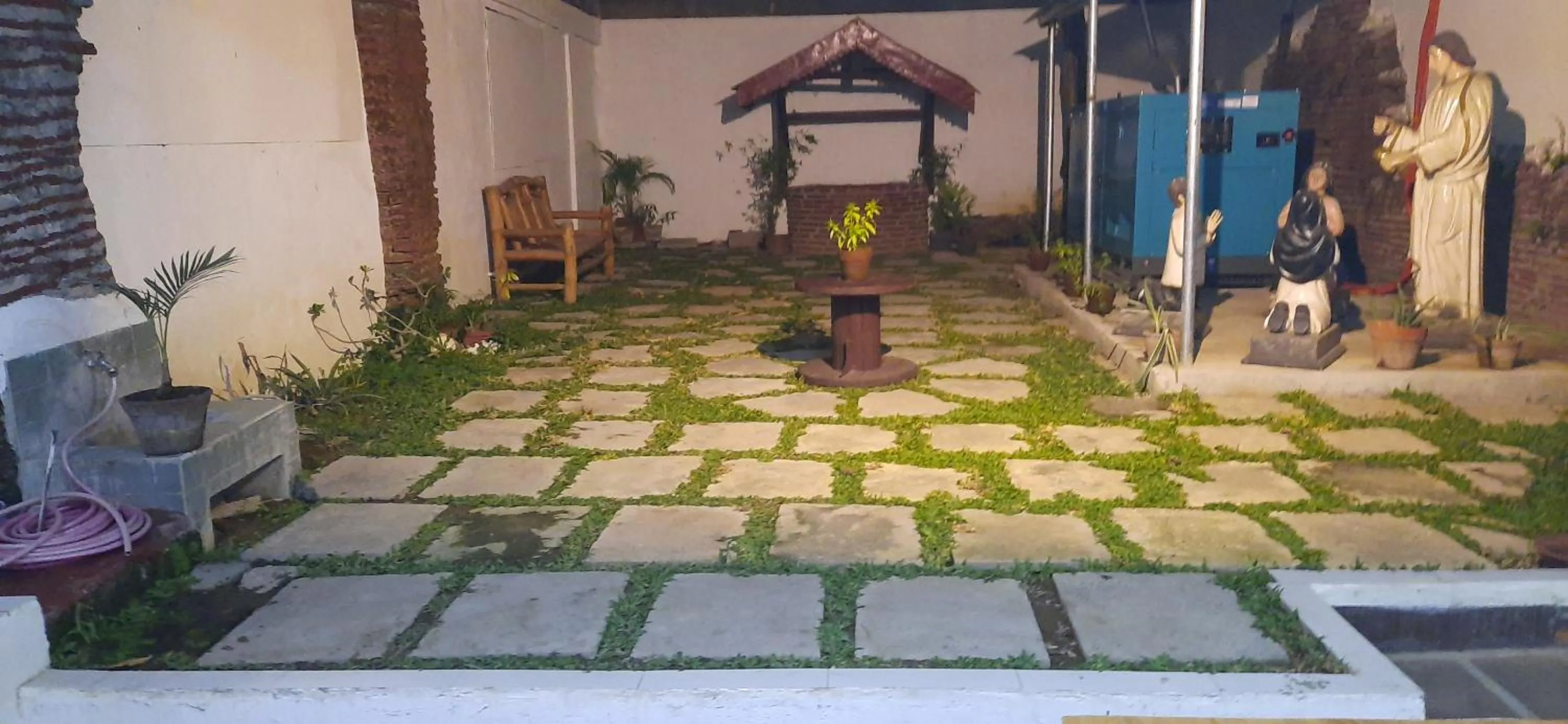 Garden in Escolta's Homey Lodge