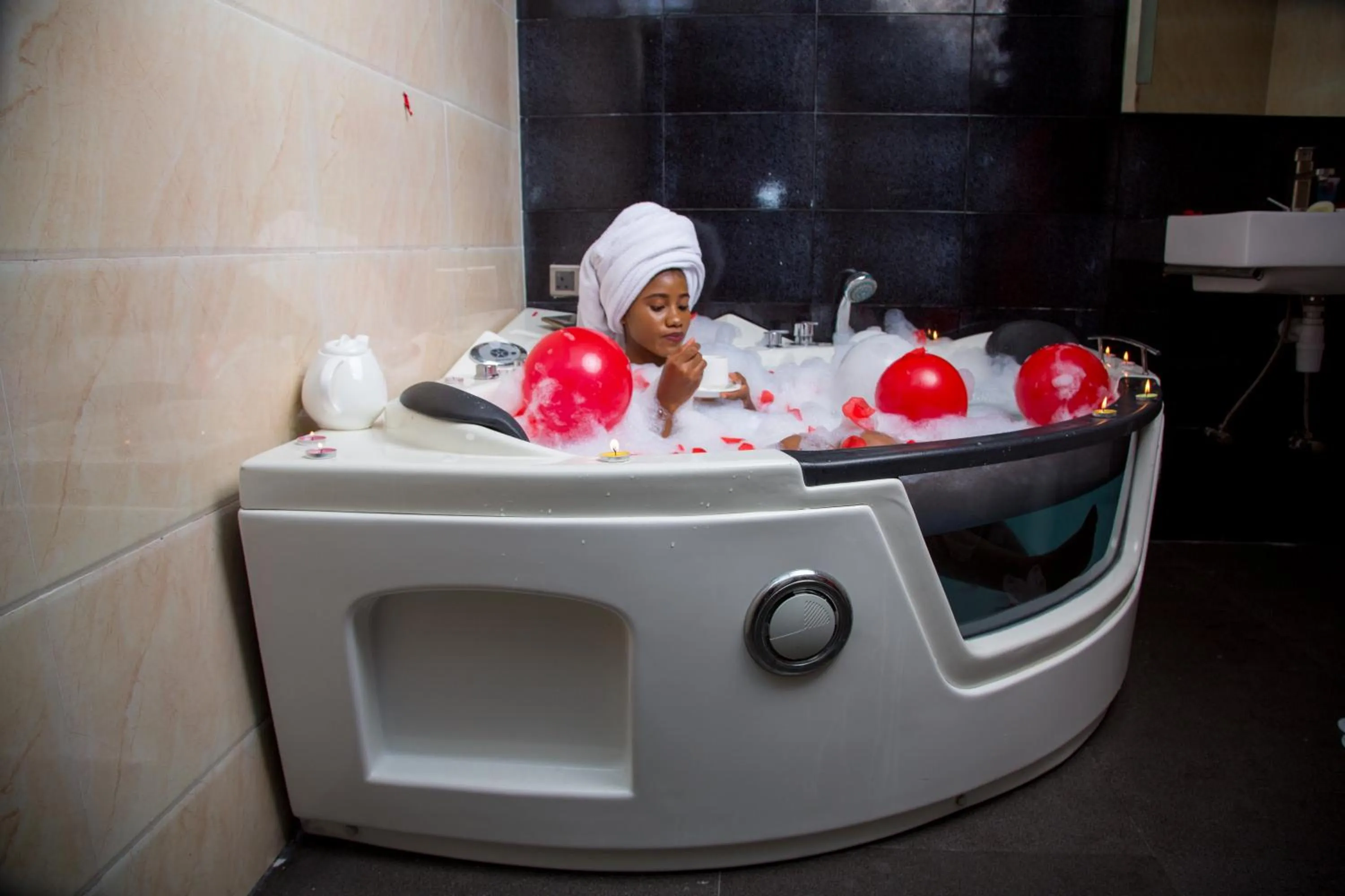 Bath in Sweet Spirit Hotel and Suites Danag - Port Harcourt