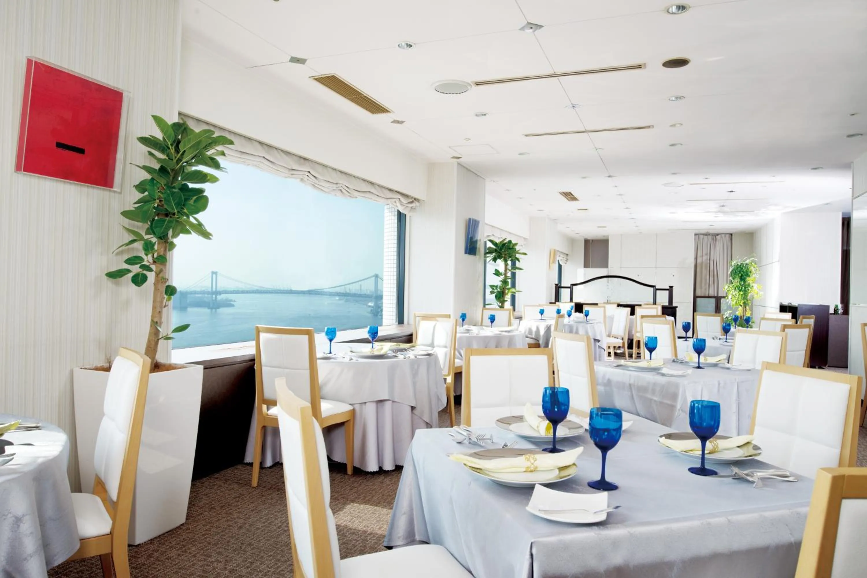 Restaurant/places to eat in Bayside Hotel Azur Takeshiba