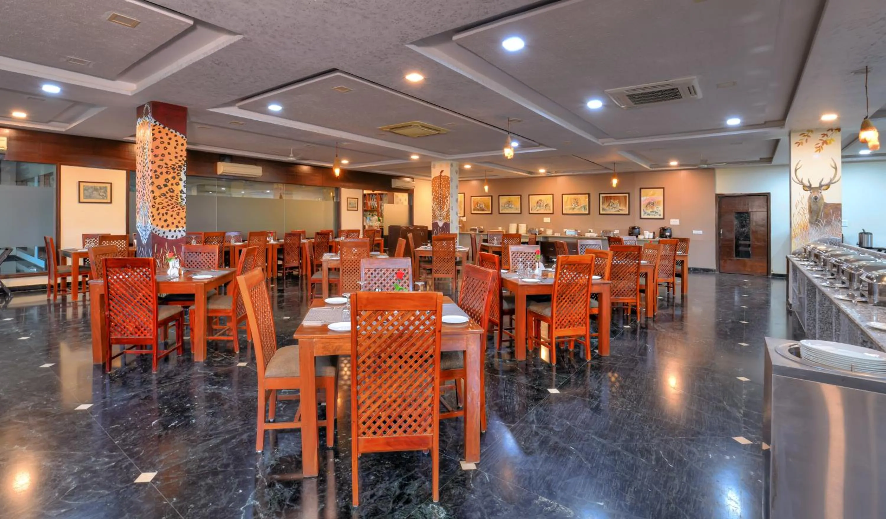 Restaurant/places to eat in Jungle Vilas