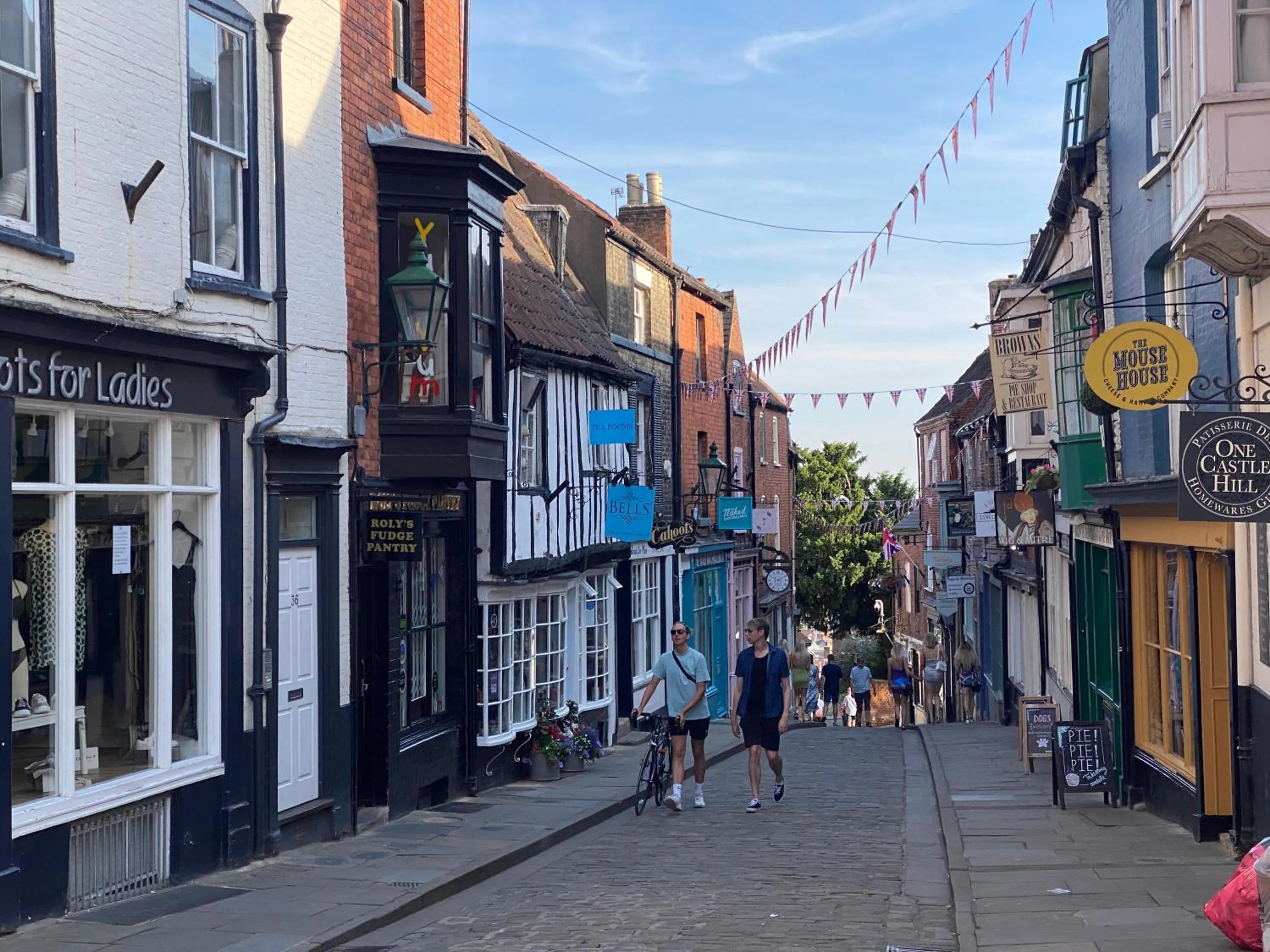 Shopping Area in Lut's Place