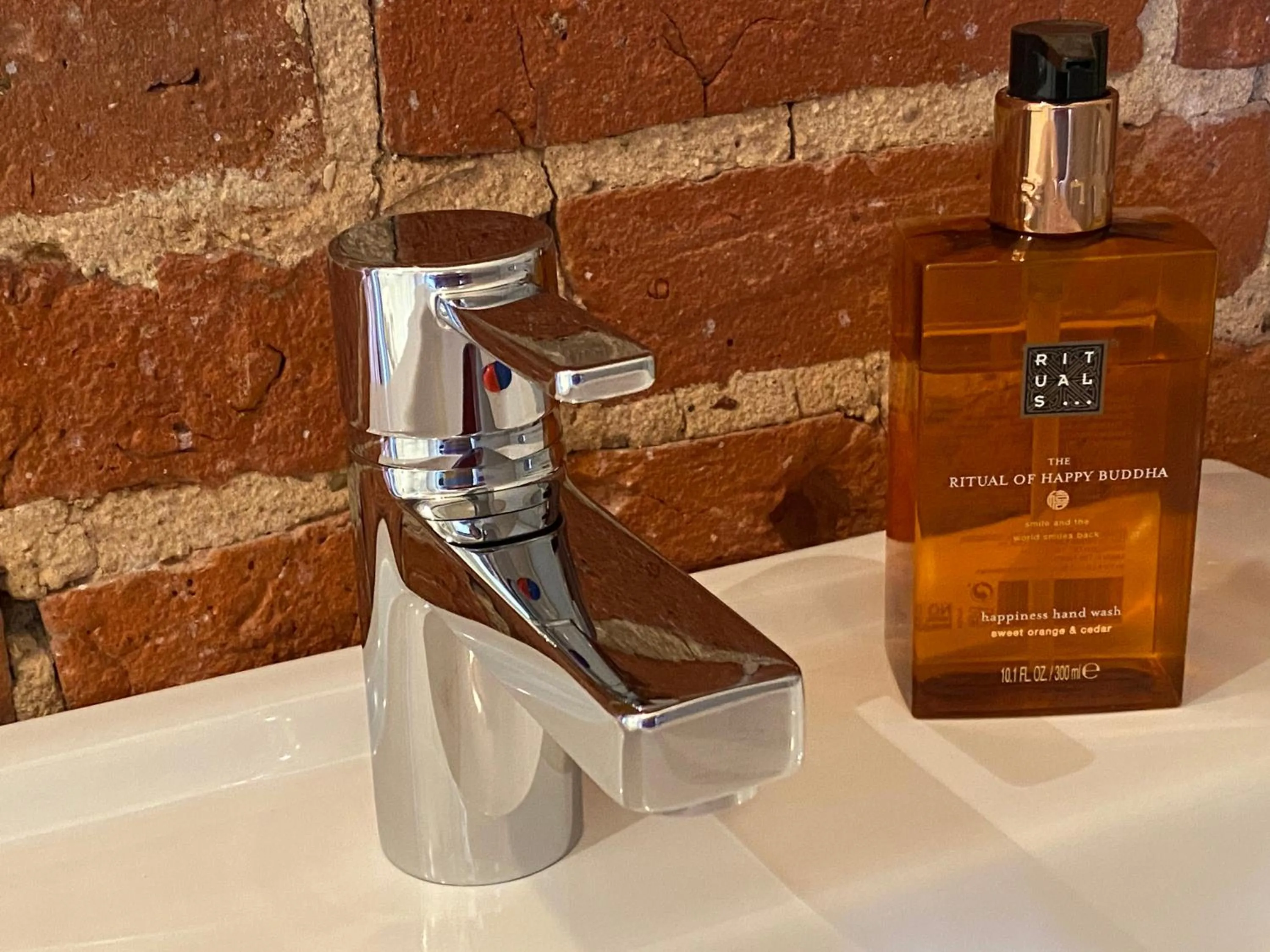 Shower in Lut's Place