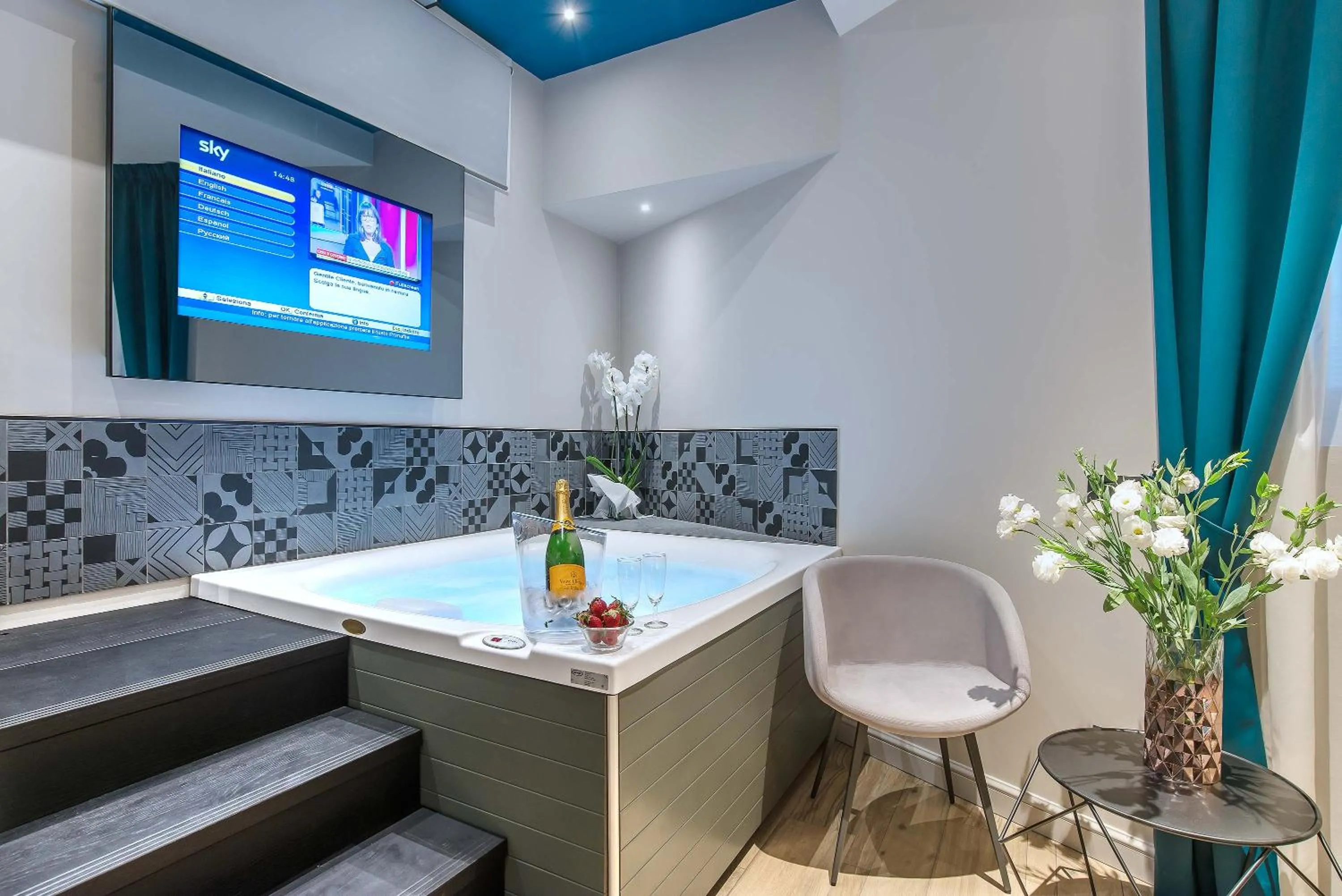 Swimming pool in Navona Street Hotel