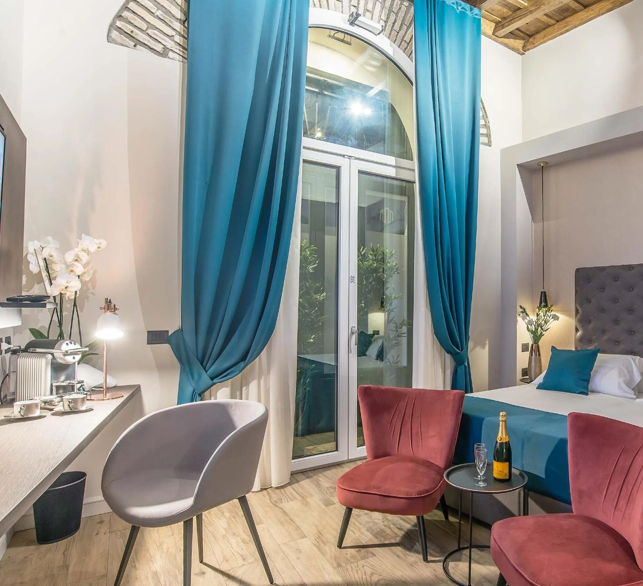 Bed in Navona Street Hotel