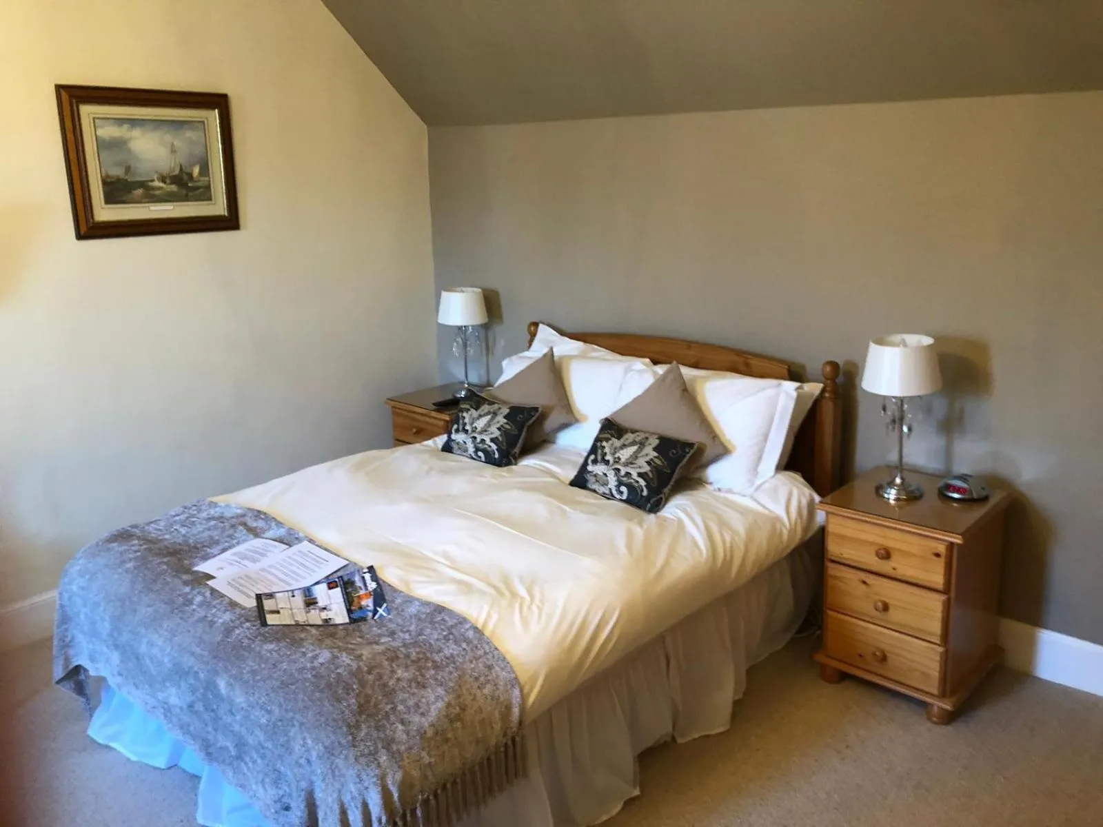 Large Double - 4 in Drumdale Bed and Breakfast