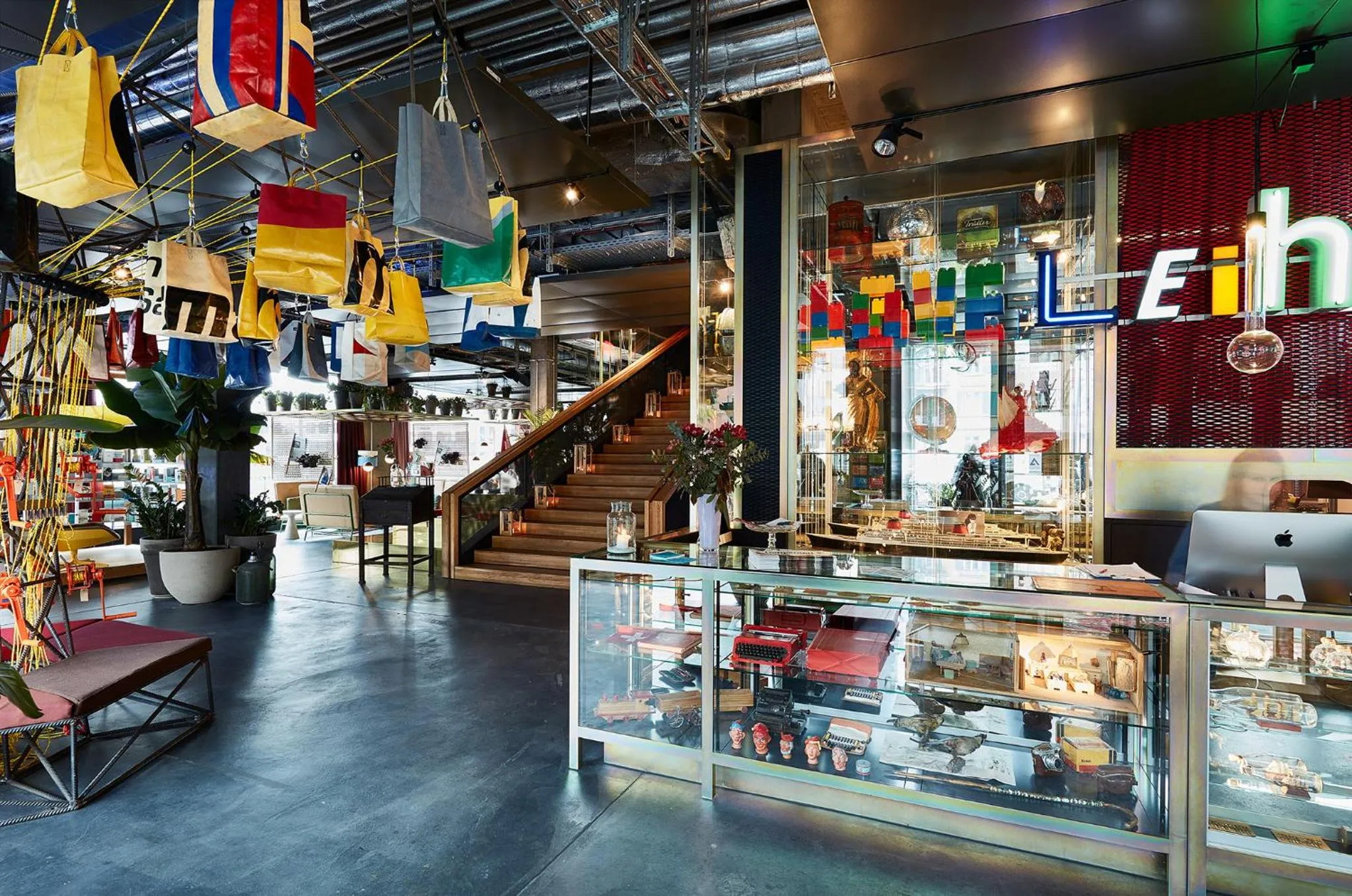 Lobby or reception in 25hours Hotel Langstrasse