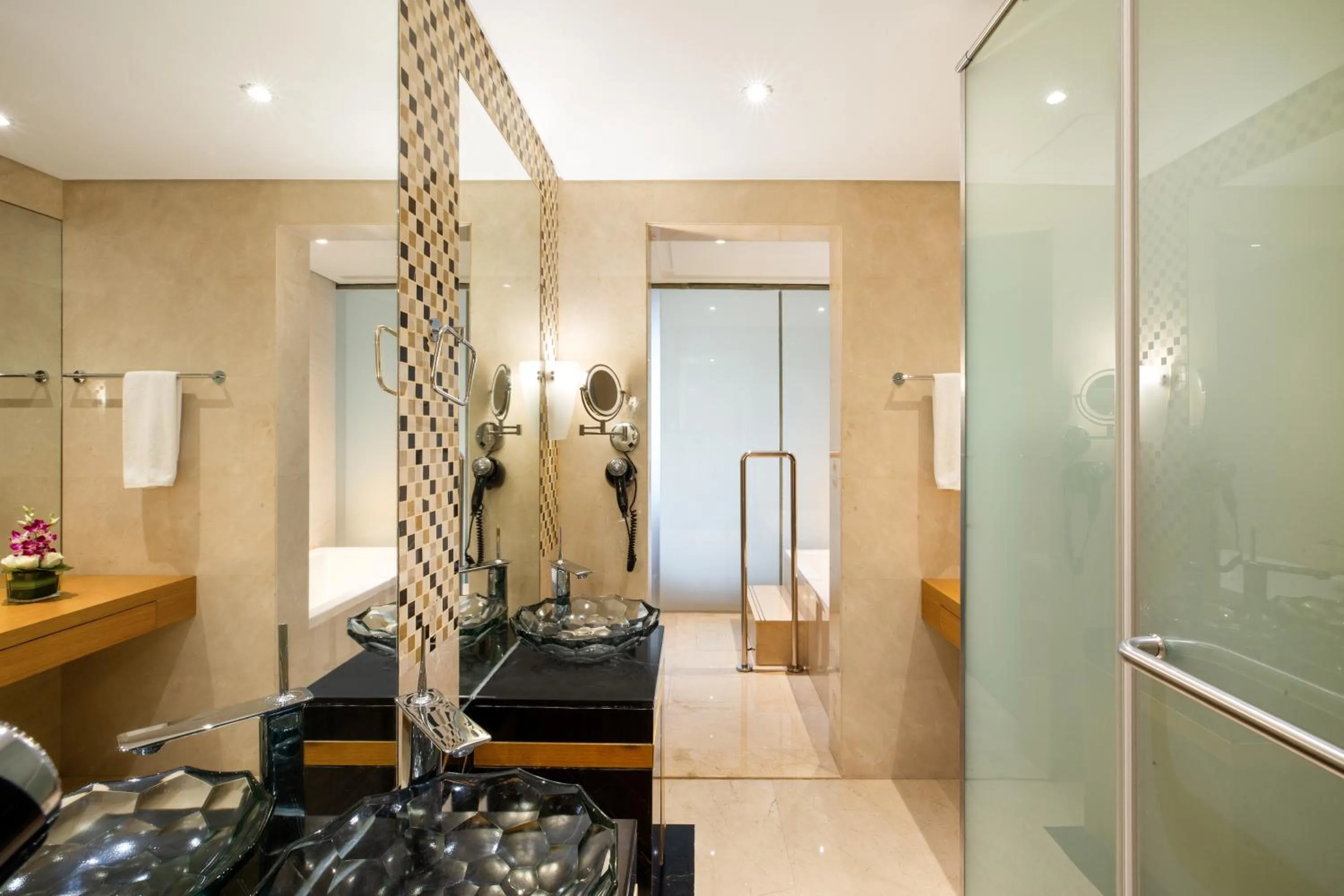 Bathroom in Royal Continental Hotel