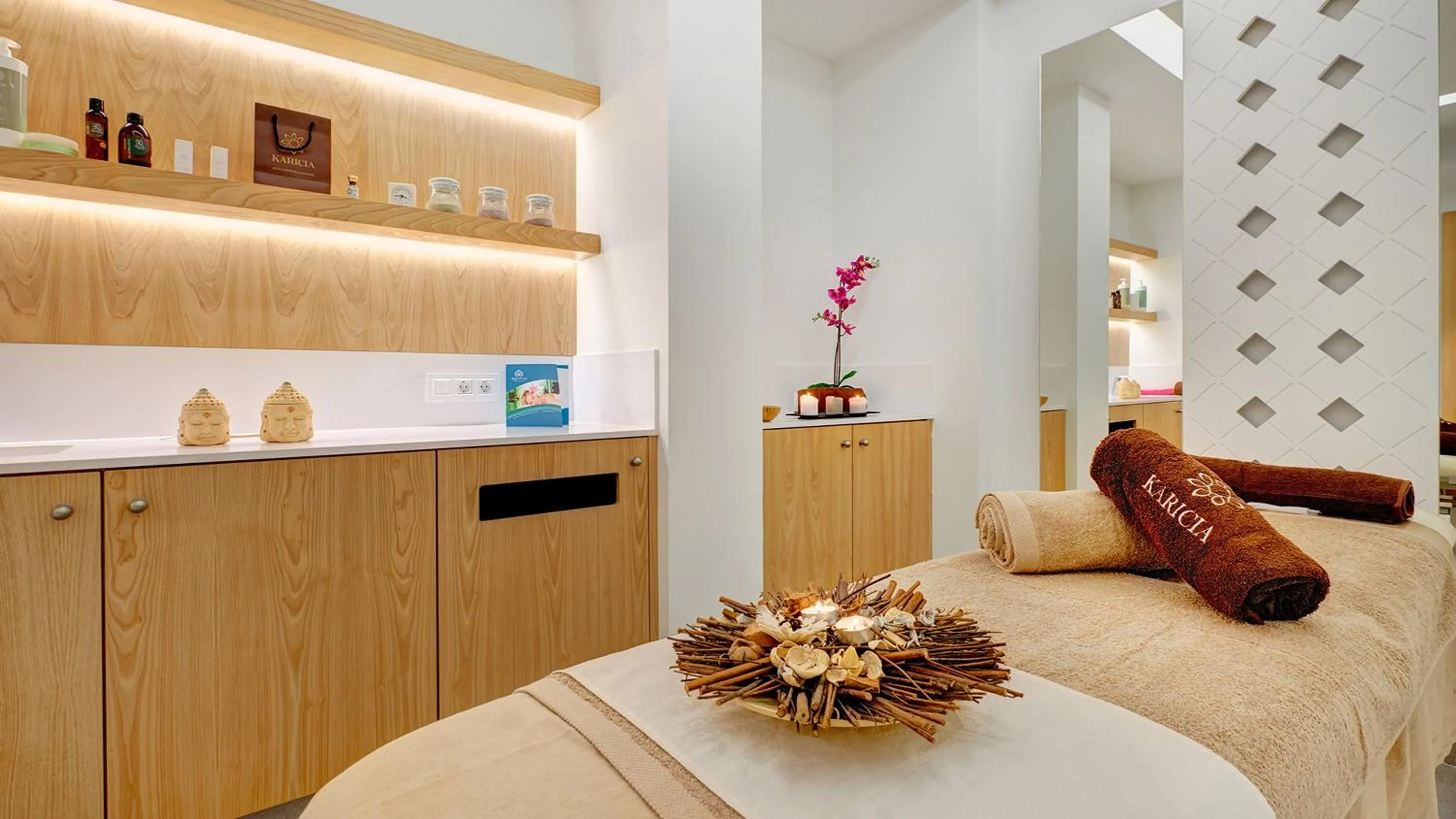 Massage, Bed in Hipotels Playa de Palma Palace&Spa