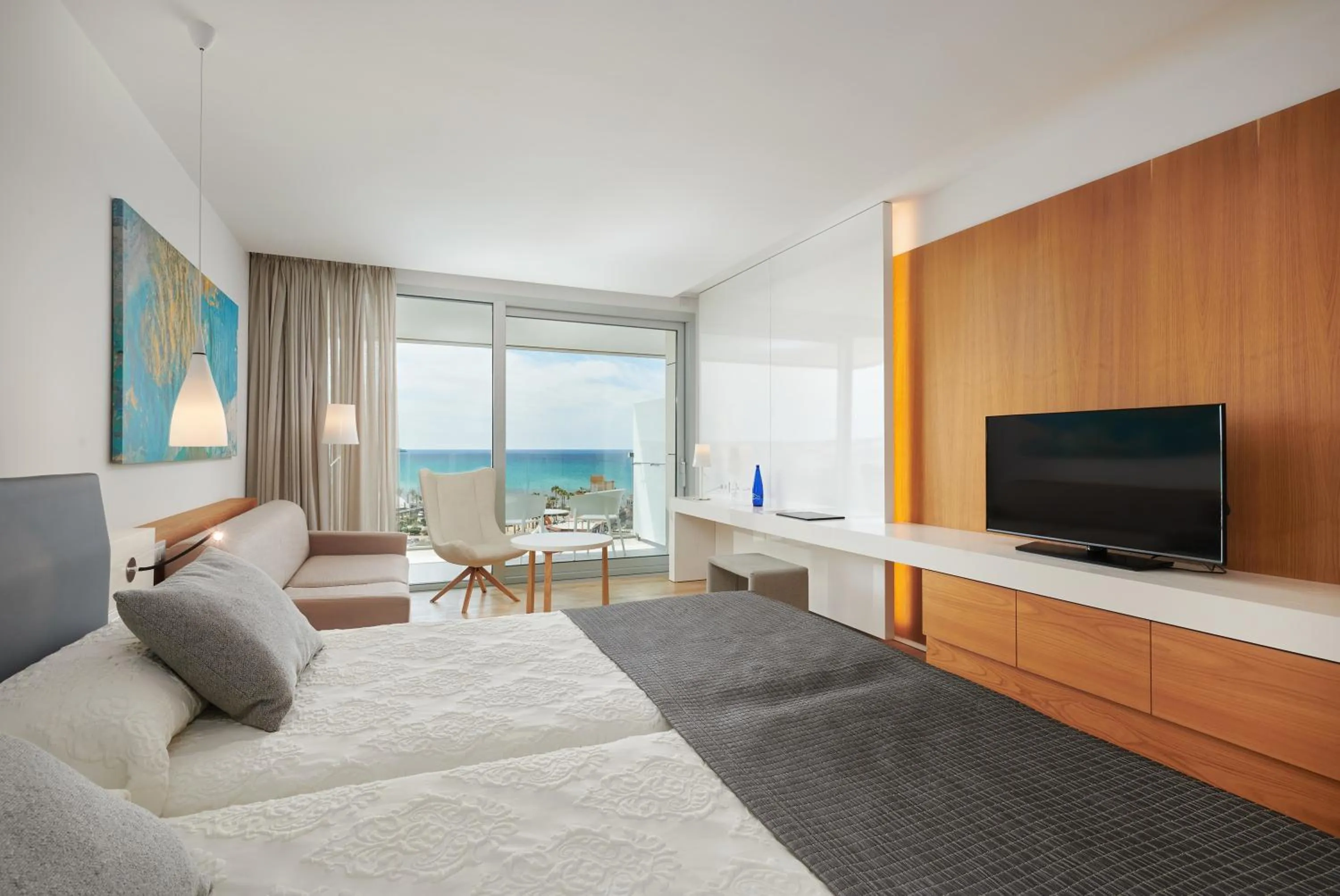 TV and multimedia in Hipotels Playa de Palma Palace&Spa