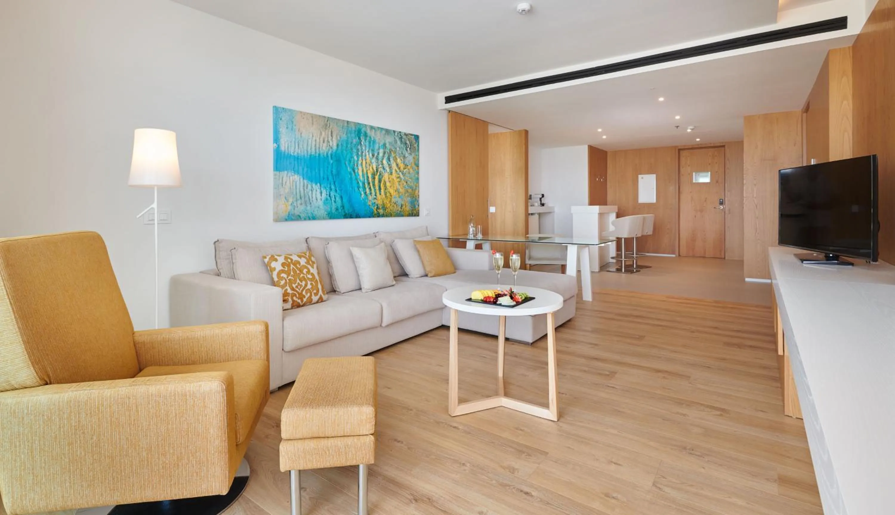 TV and multimedia in Hipotels Playa de Palma Palace&Spa