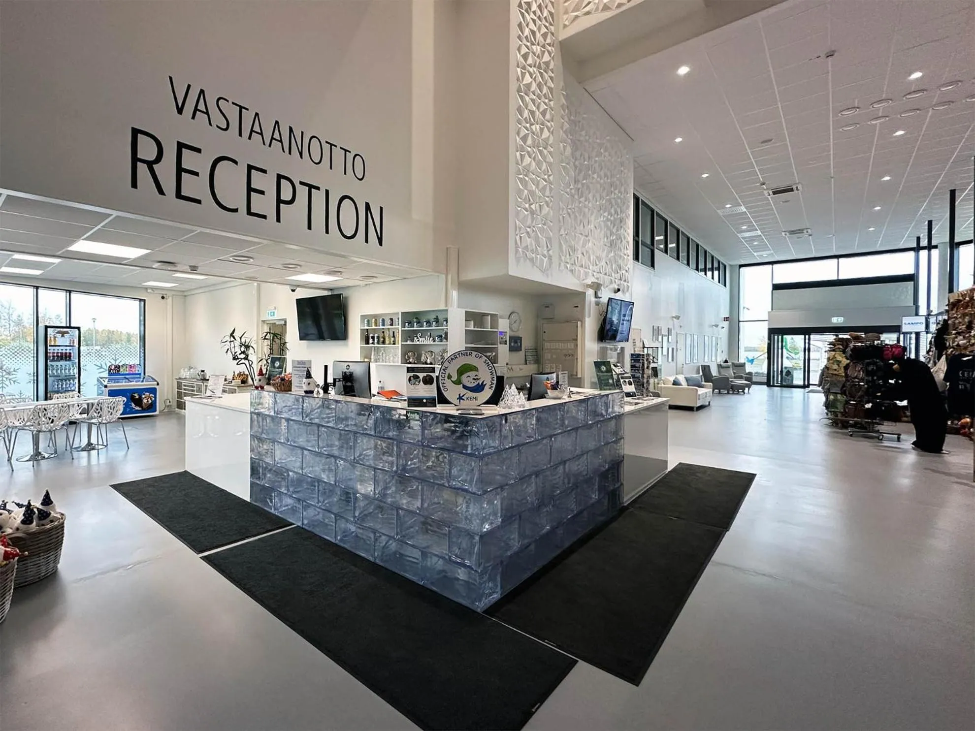 Communal lounge/ TV room in Seaside Glass Villas