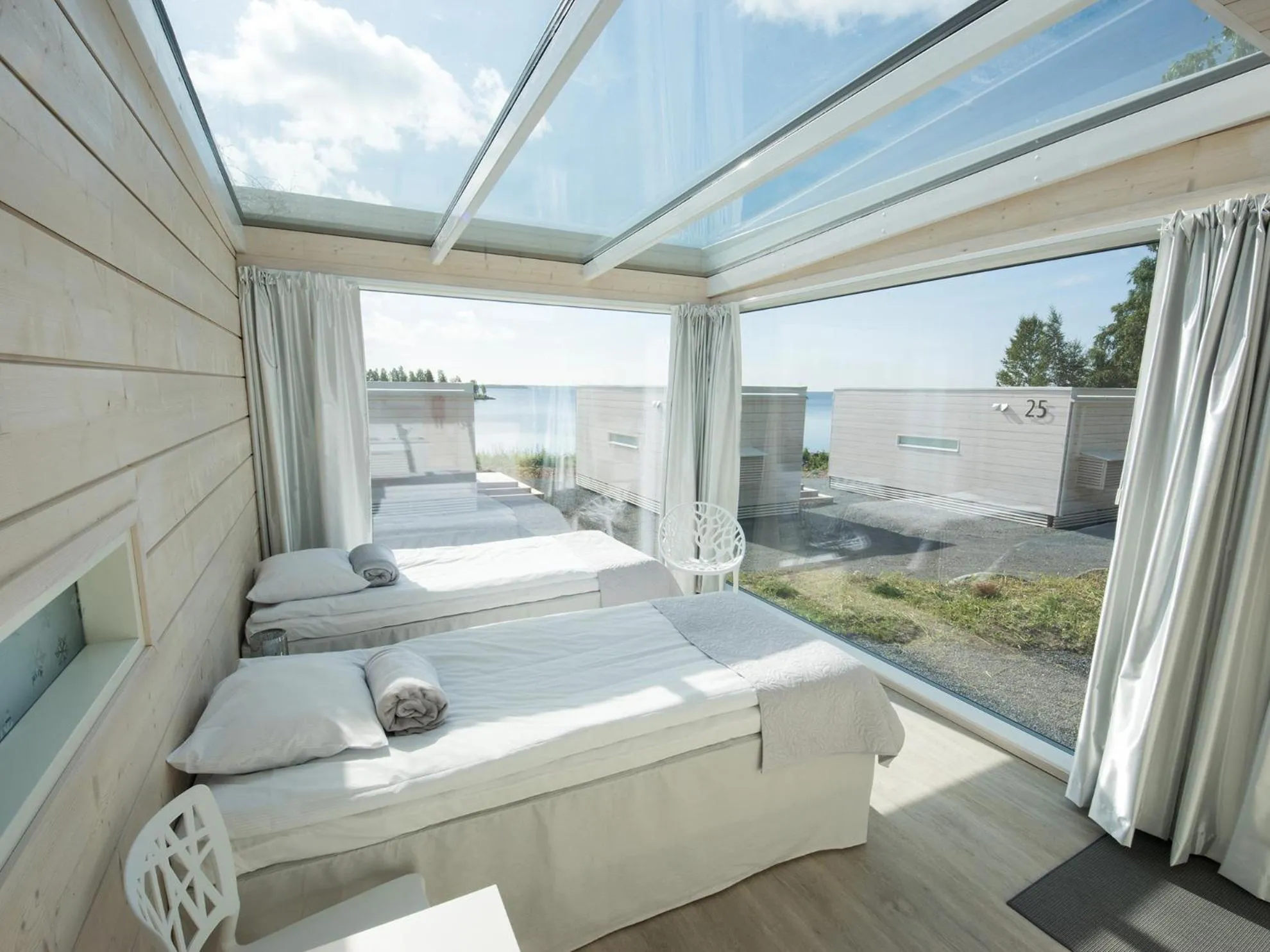 Bed in Seaside Glass Villas