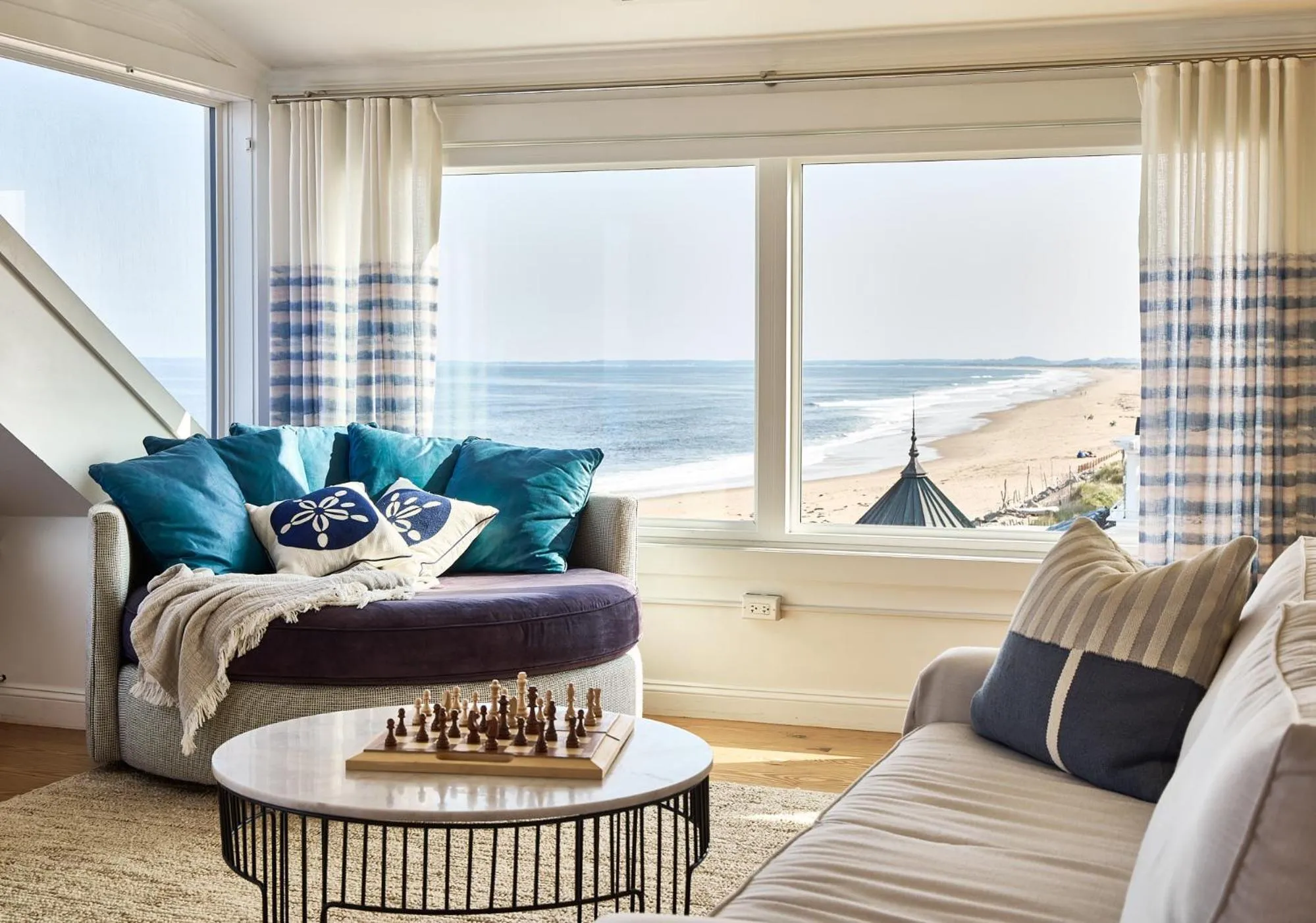 Seating area in Blue - Inn on the Beach