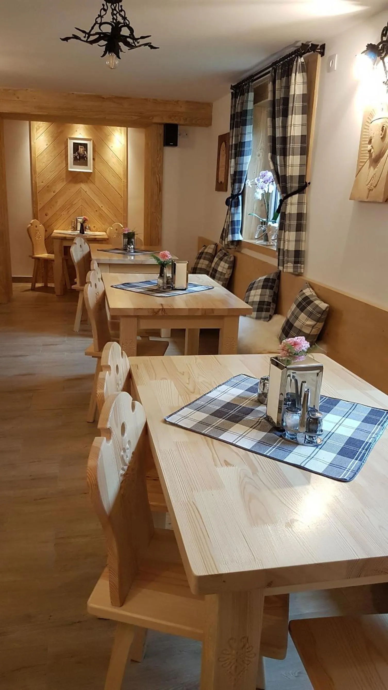 Restaurant/places to eat in Willa Mango - Przystanek Kuźnice