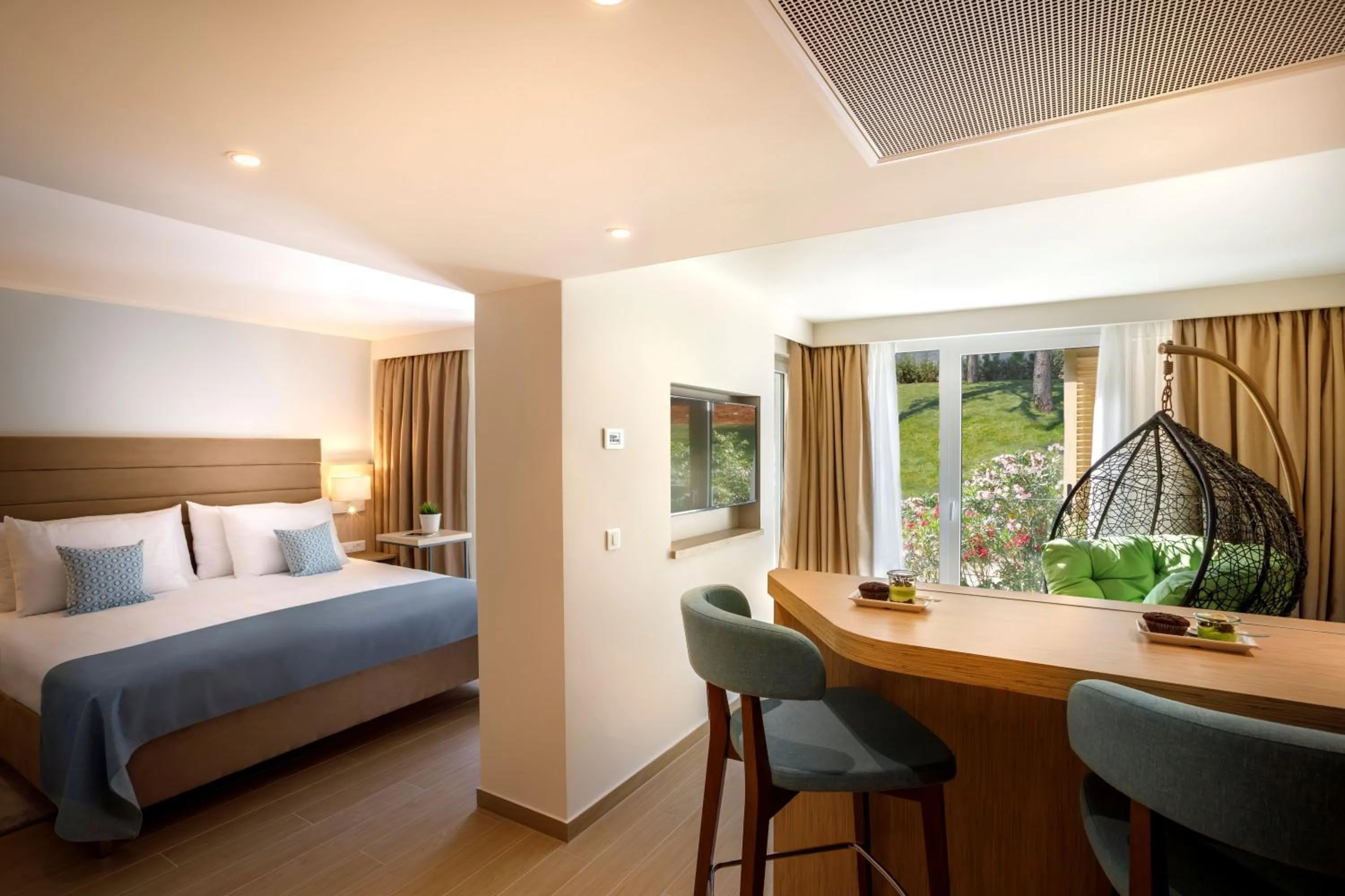 Living room, Bed in Girandella Resort, Valamar Collection