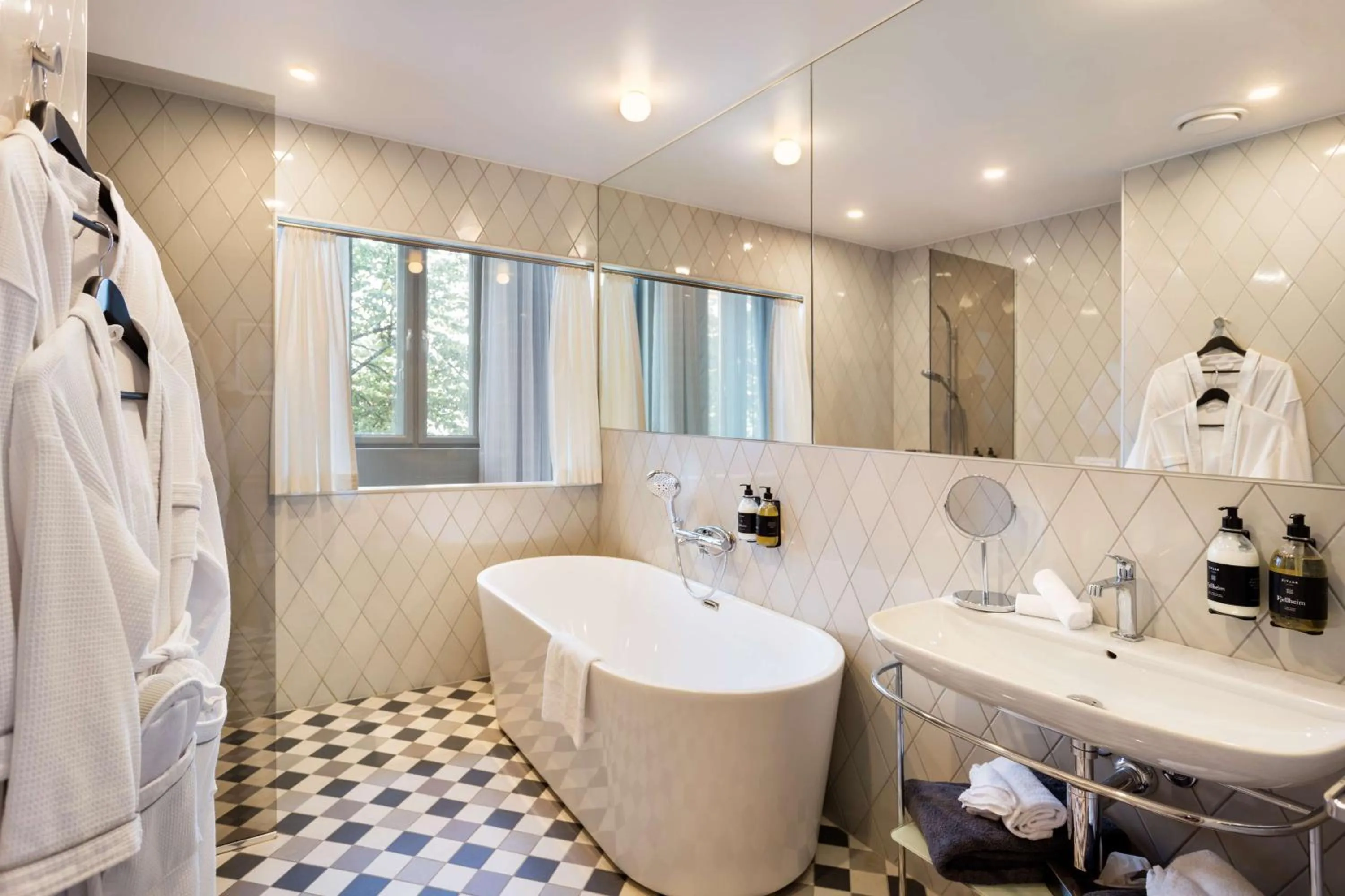 Bathroom in Bergen Børs Hotel