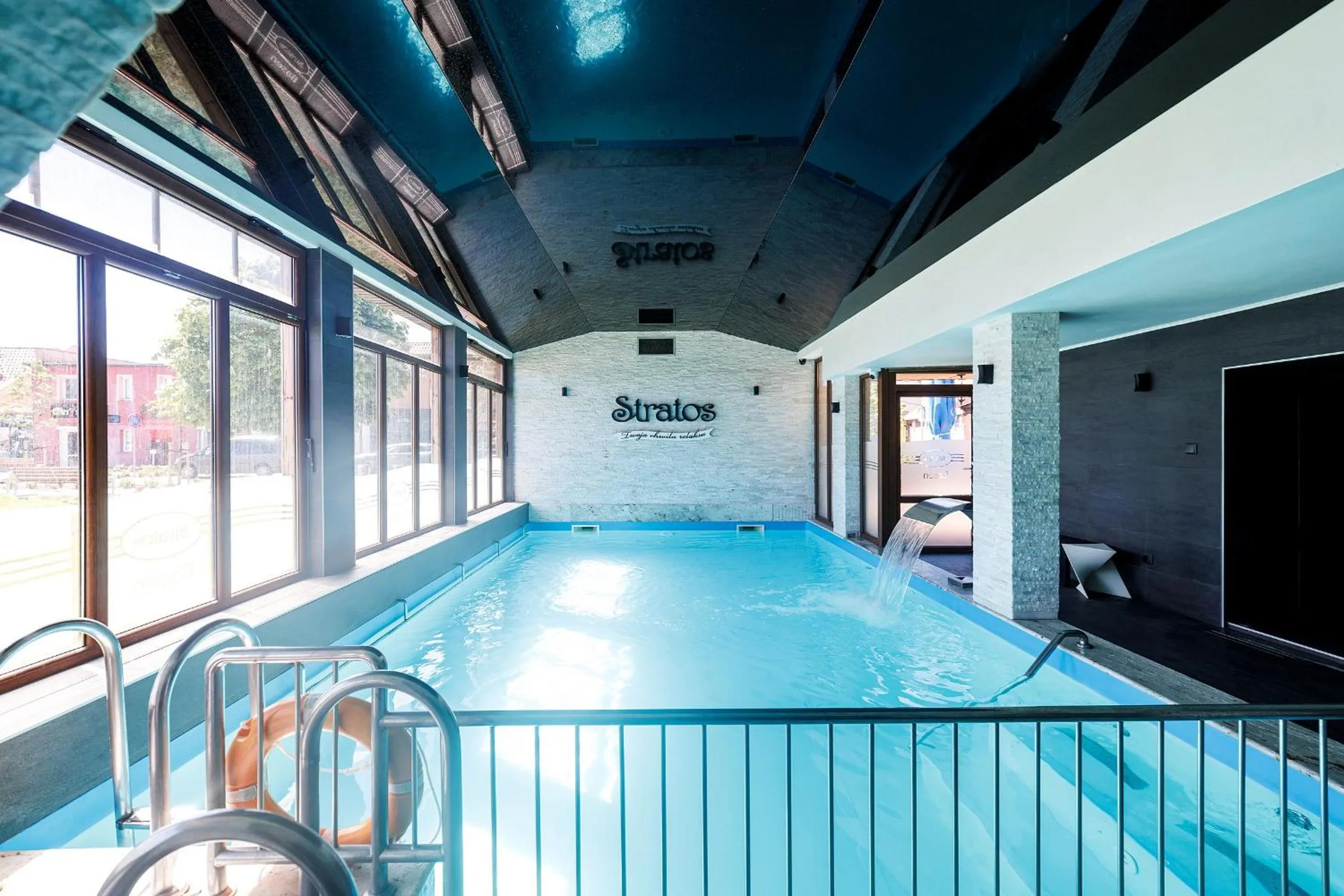 Swimming pool in Stratos