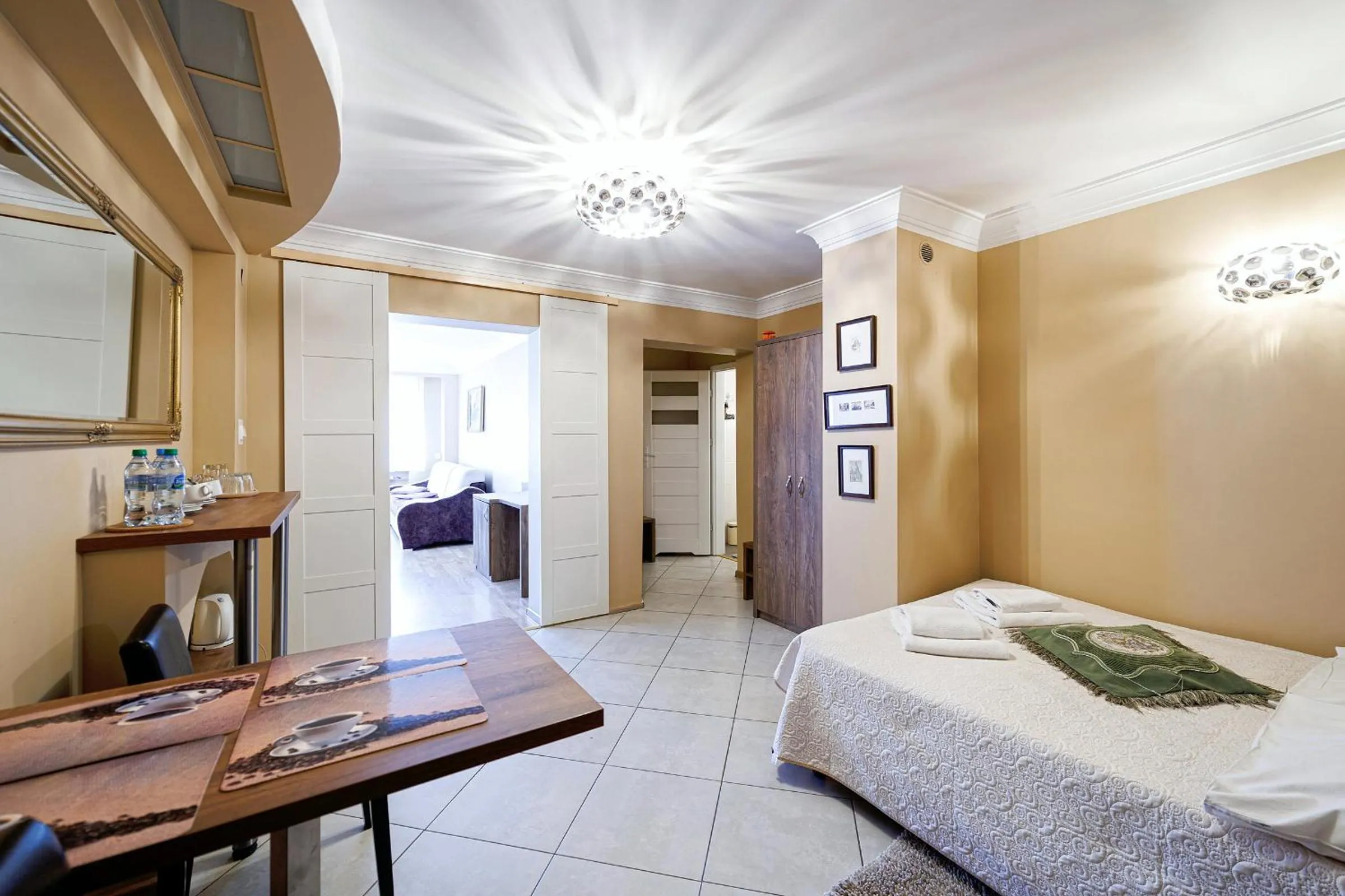 Photo of the whole room, Bed in Stratos