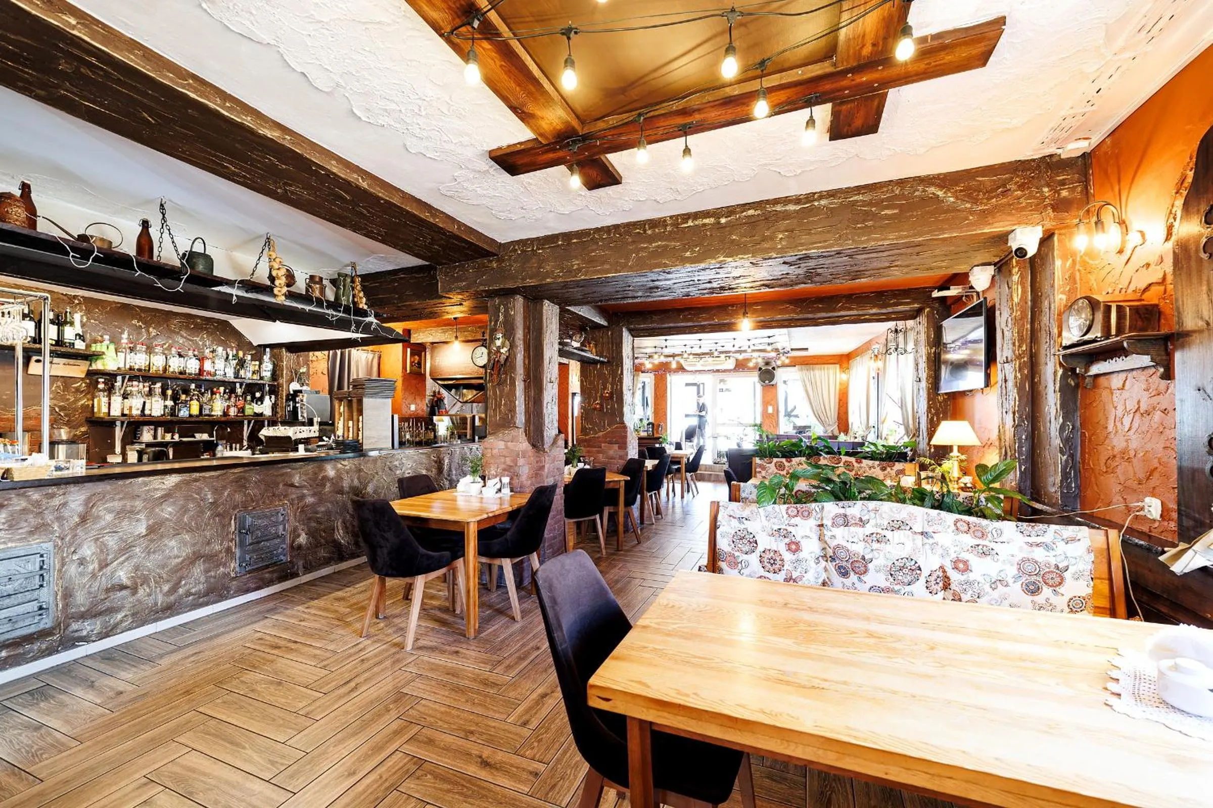 Restaurant/places to eat in Stratos