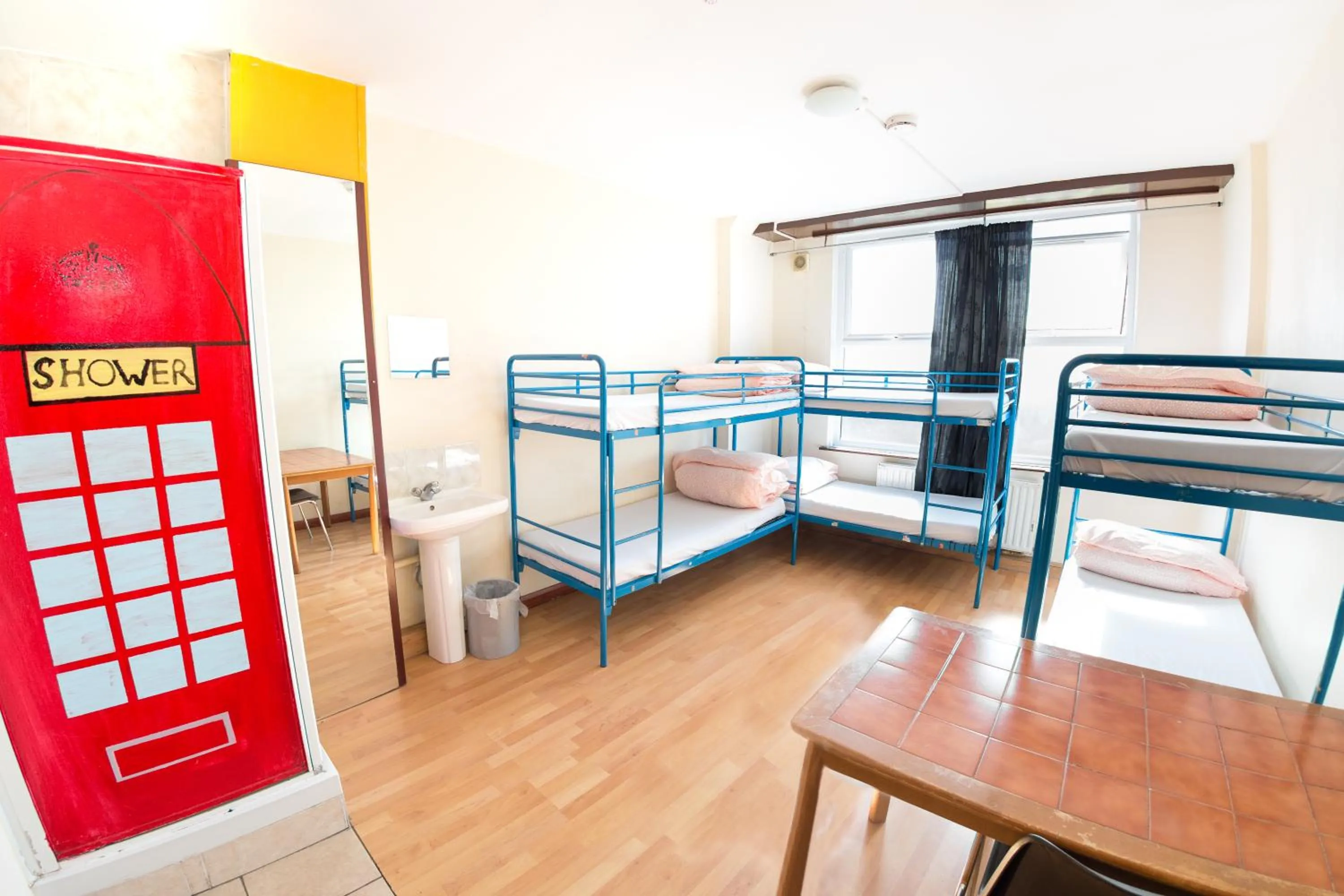 Bed in Kensal Green Backpackers 2