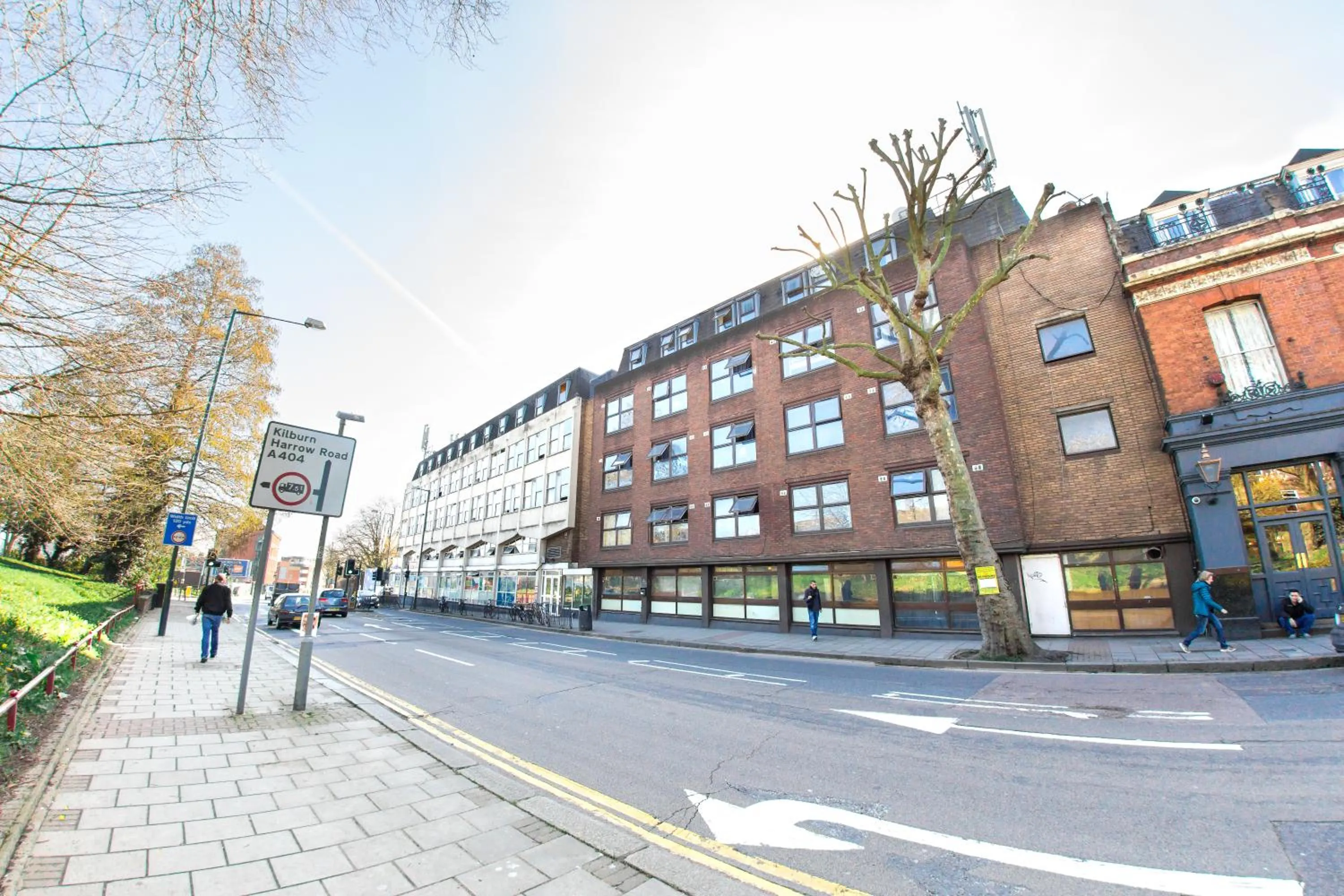 Property building in Kensal Green Backpackers 2