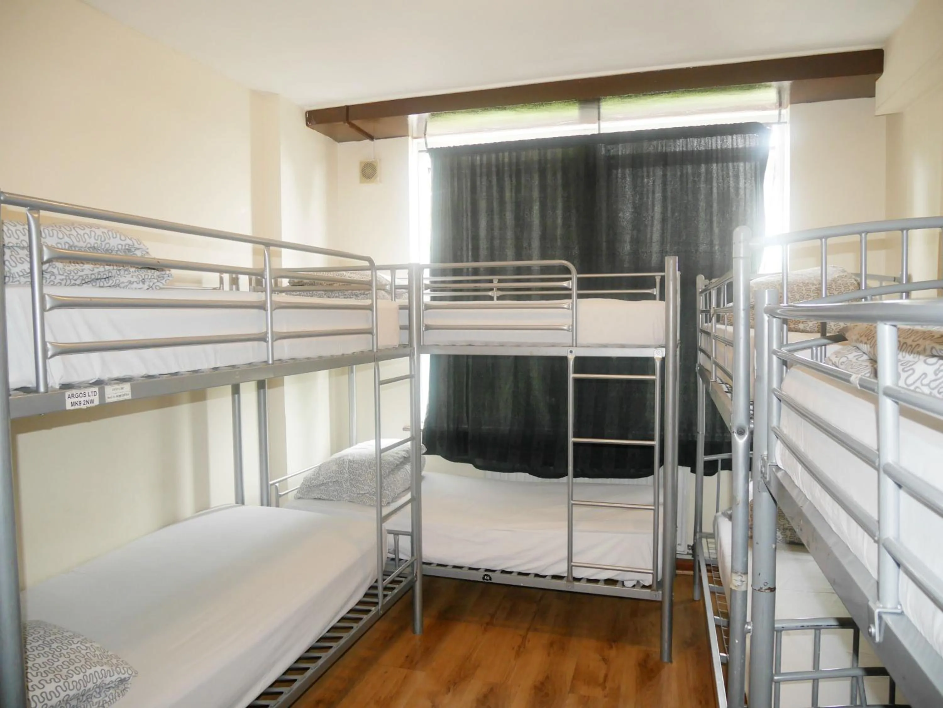 bunk bed, Bed in Kensal Green Backpackers 2