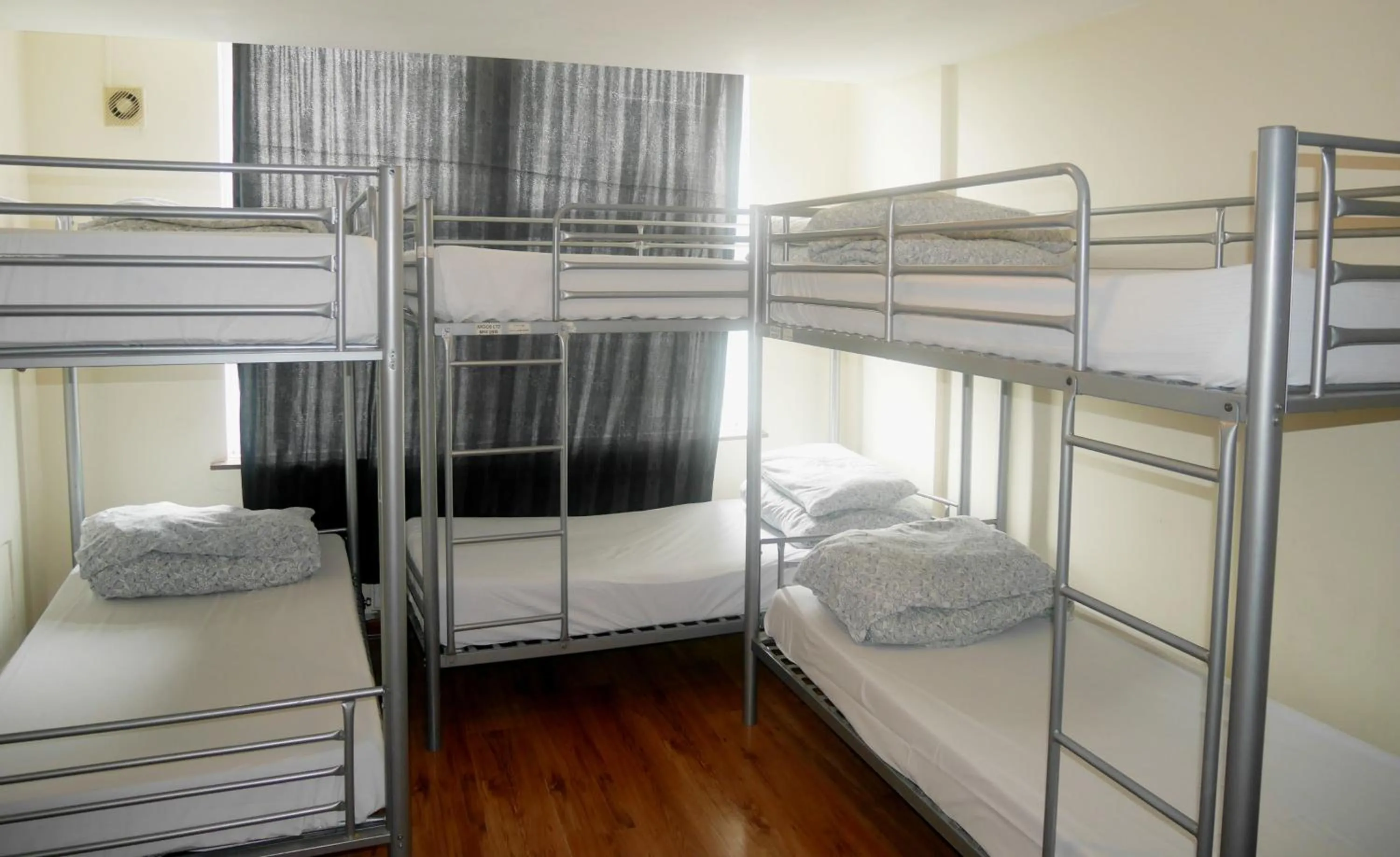 bunk bed, Bed in Kensal Green Backpackers 2