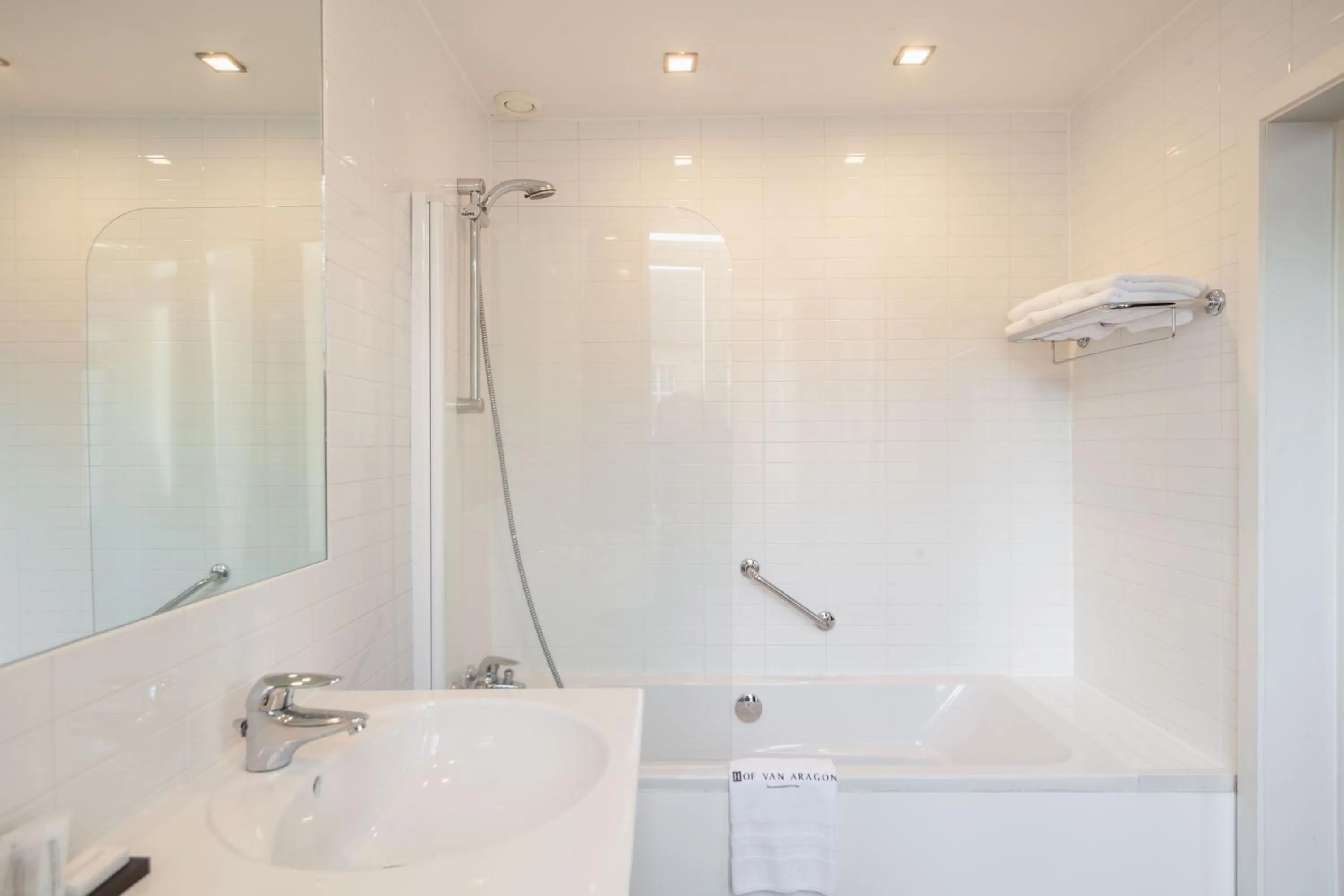 Bathroom in Hotel Hof van Aragon