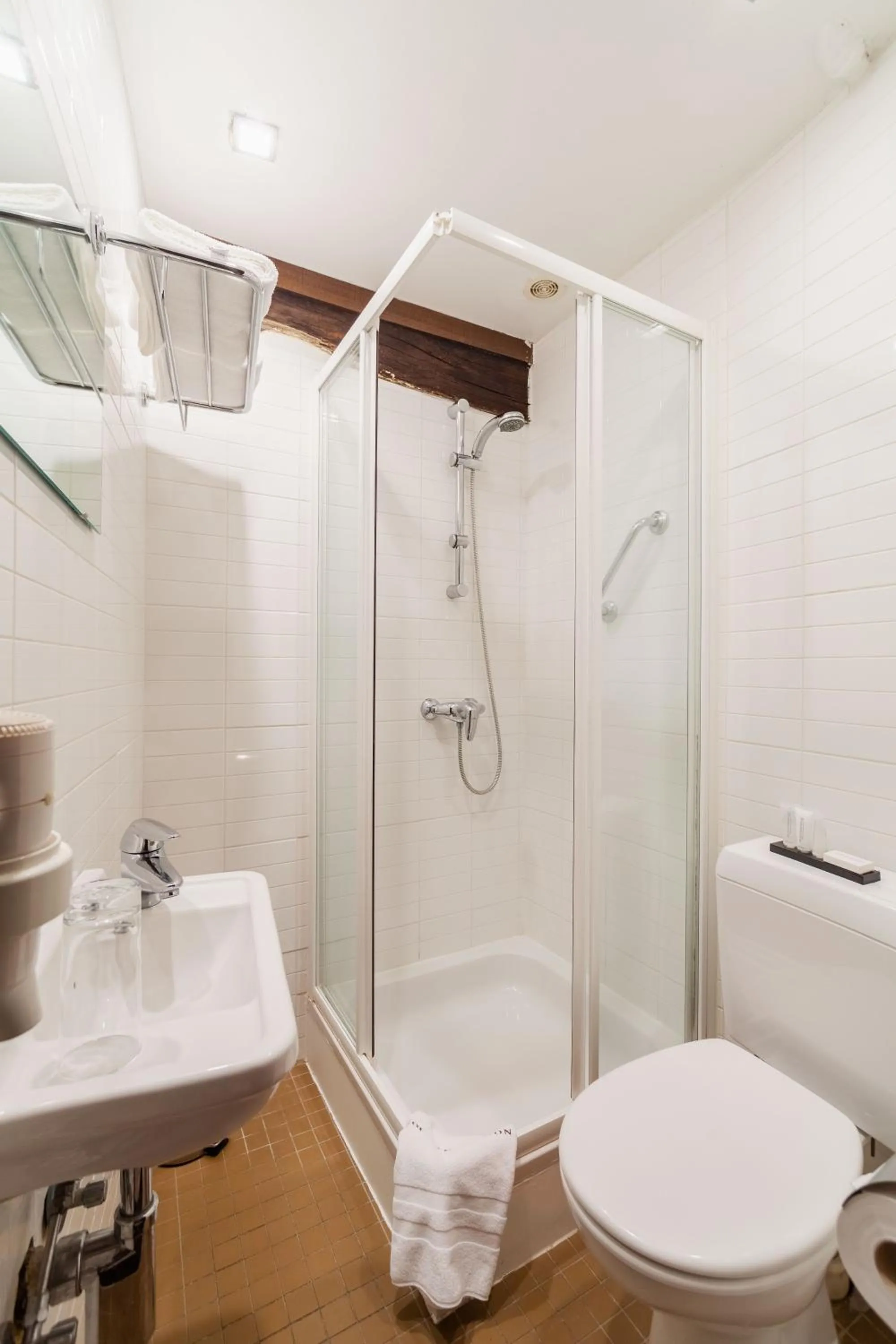 Bathroom in Hotel Hof van Aragon