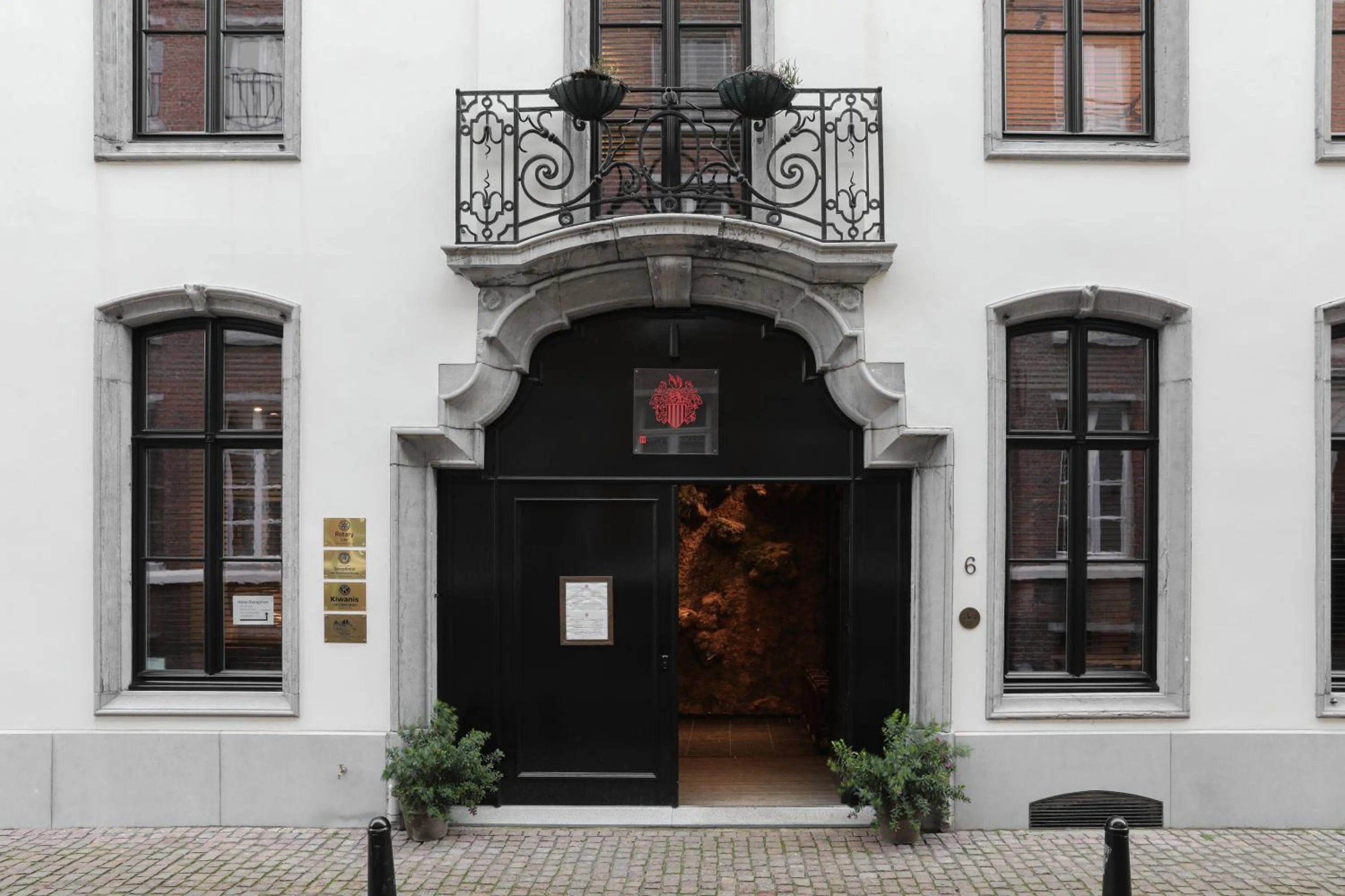 Facade/entrance in Hotel Hof van Aragon