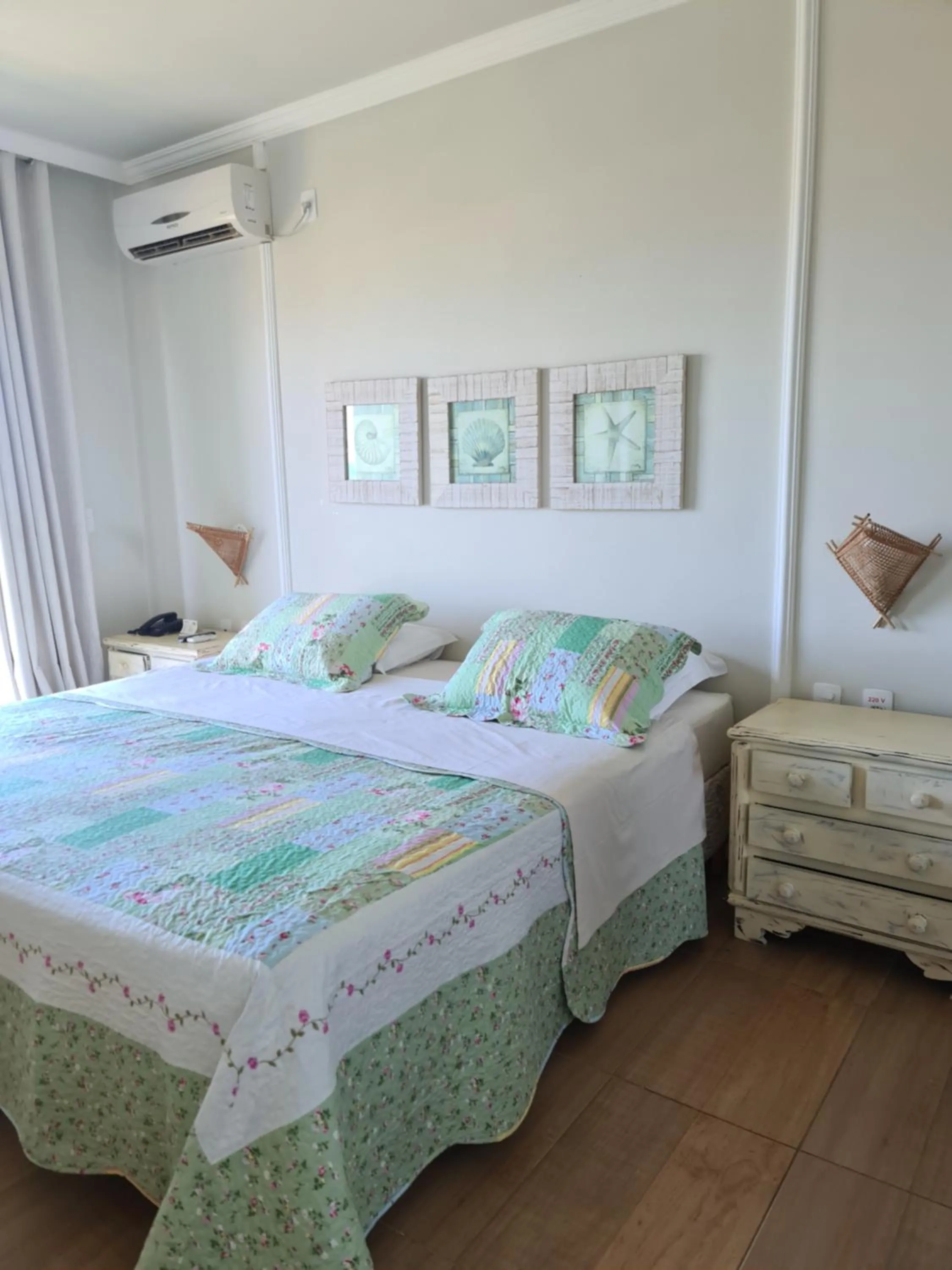 Photo of the whole room, Bed in Hotel Santuário das Águias by Nobile