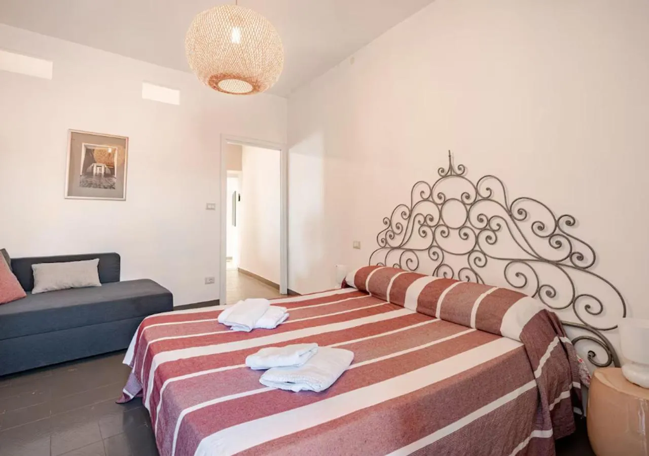 Bed in Norma House on the Rocks