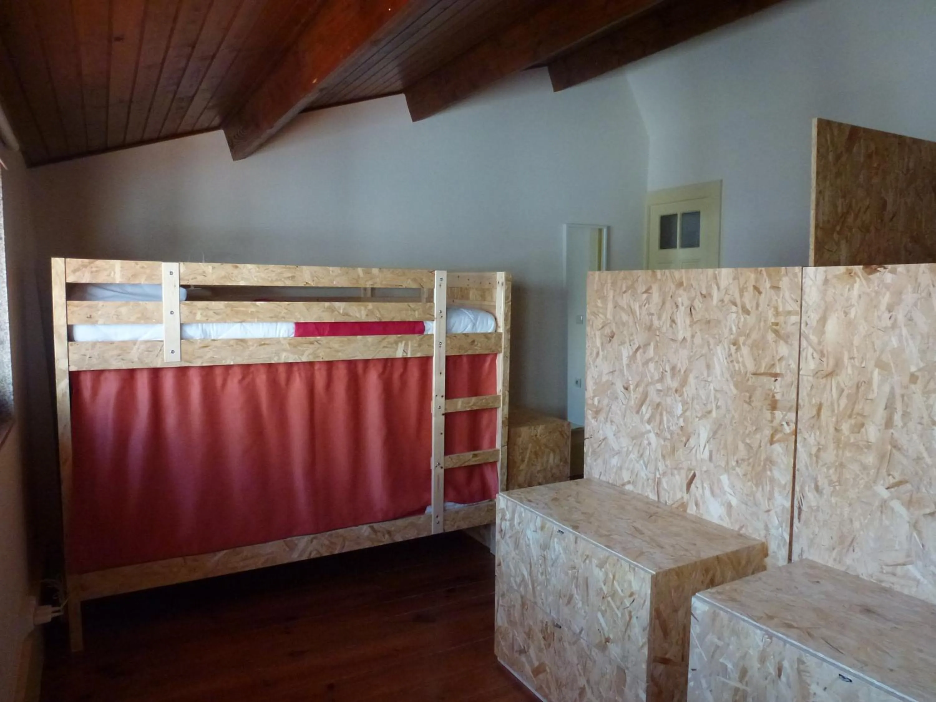 Bed in 8-Bed Female Dormitory Room in Canvas Atelier Hostel