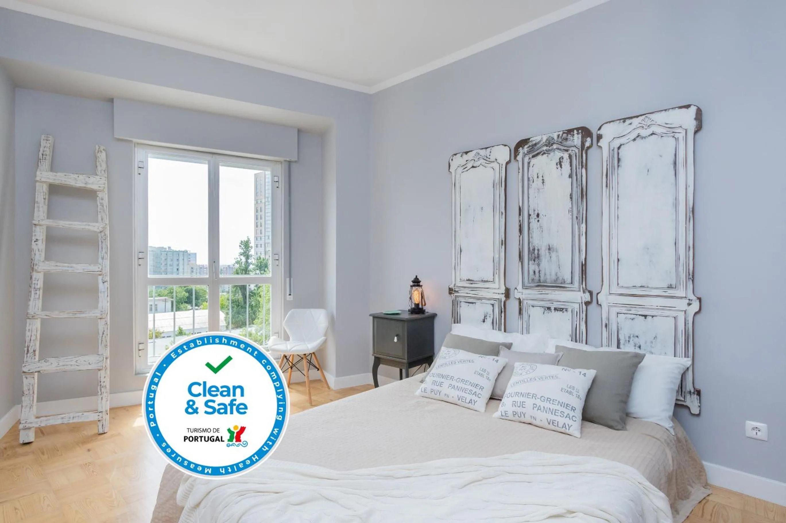 Lobby or reception in Lisbon Airport Hostel