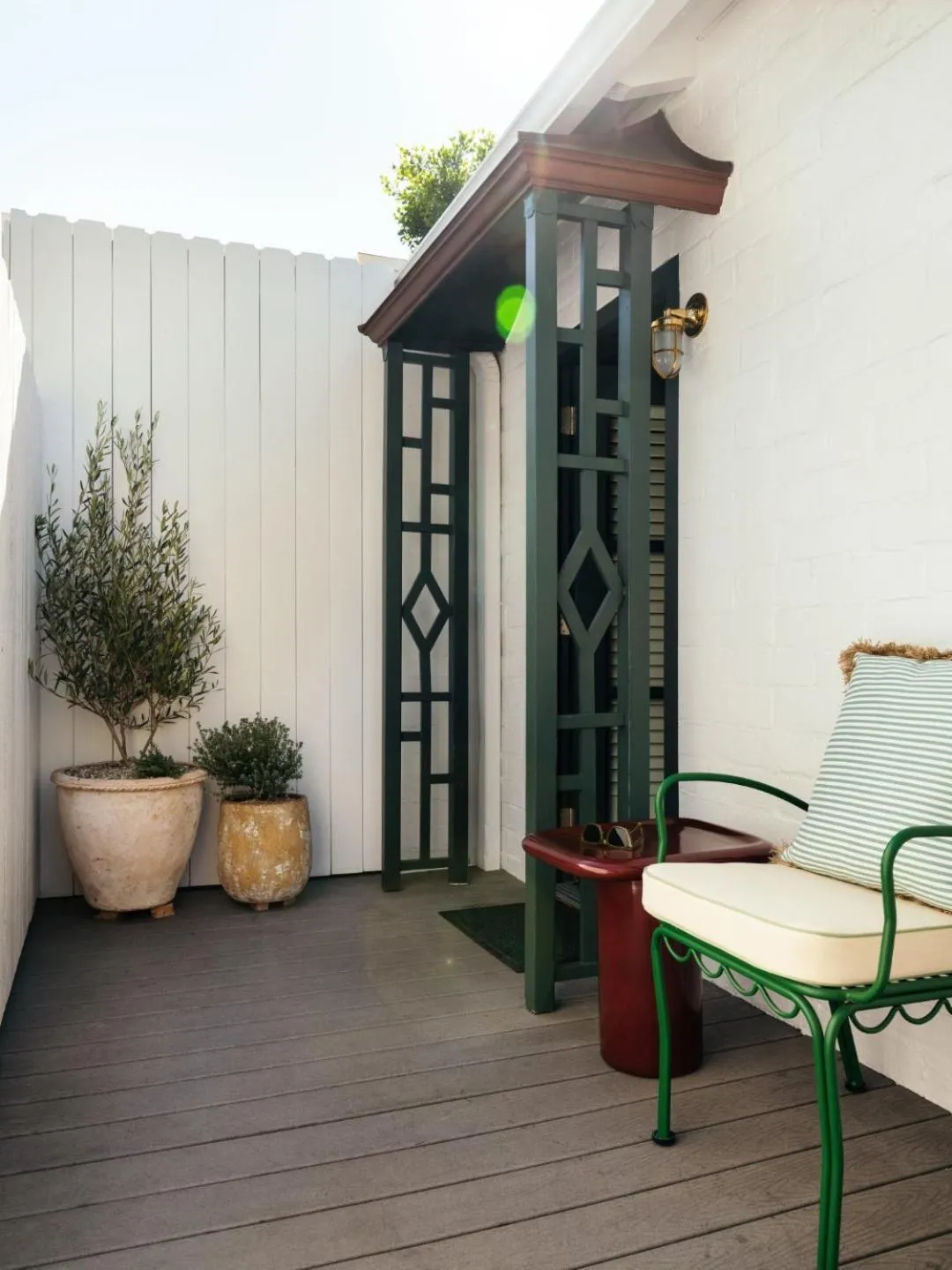 Facade/entrance in Le Petit Pali Brentwood