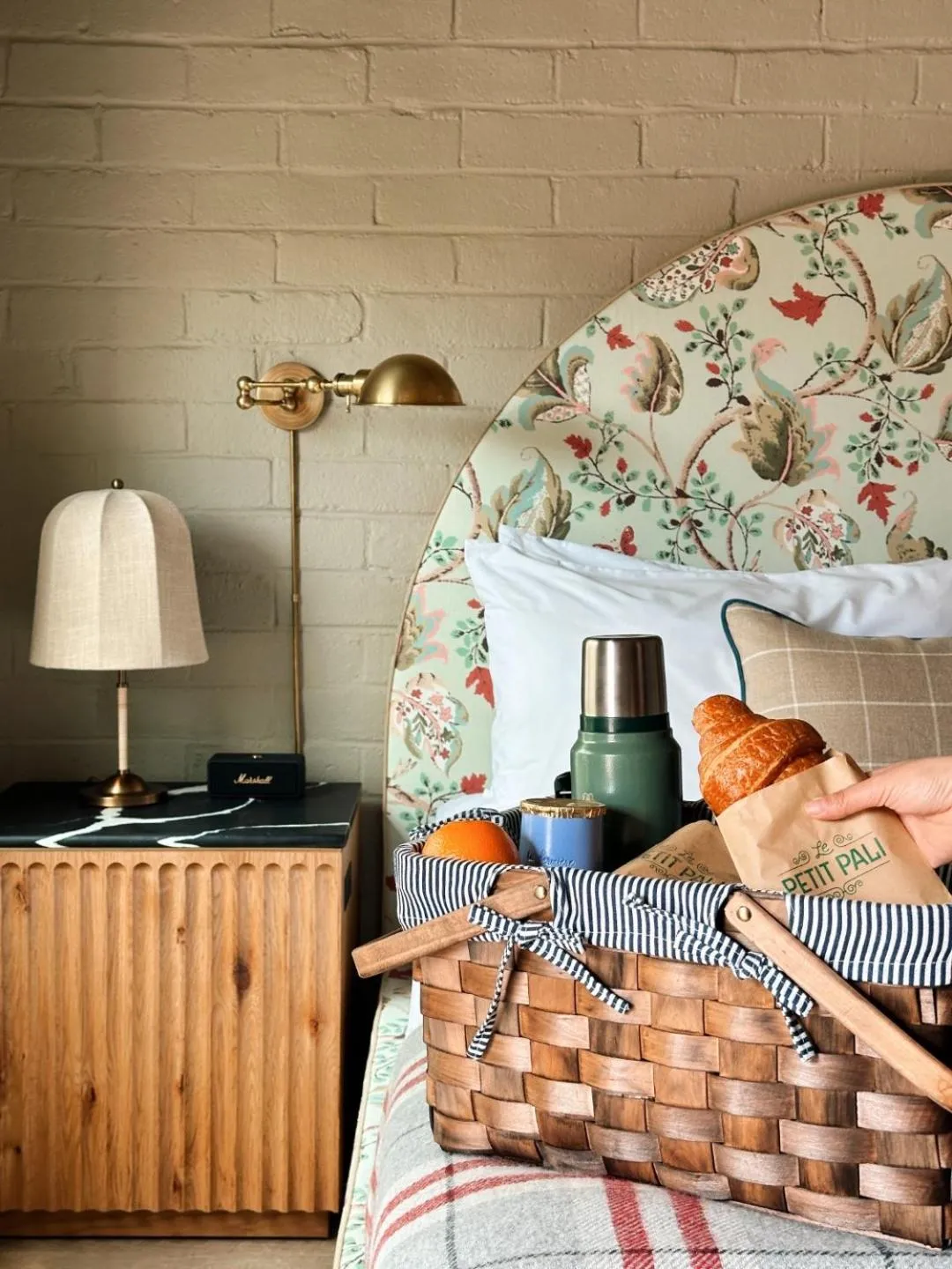 Breakfast, Bed in Le Petit Pali Brentwood