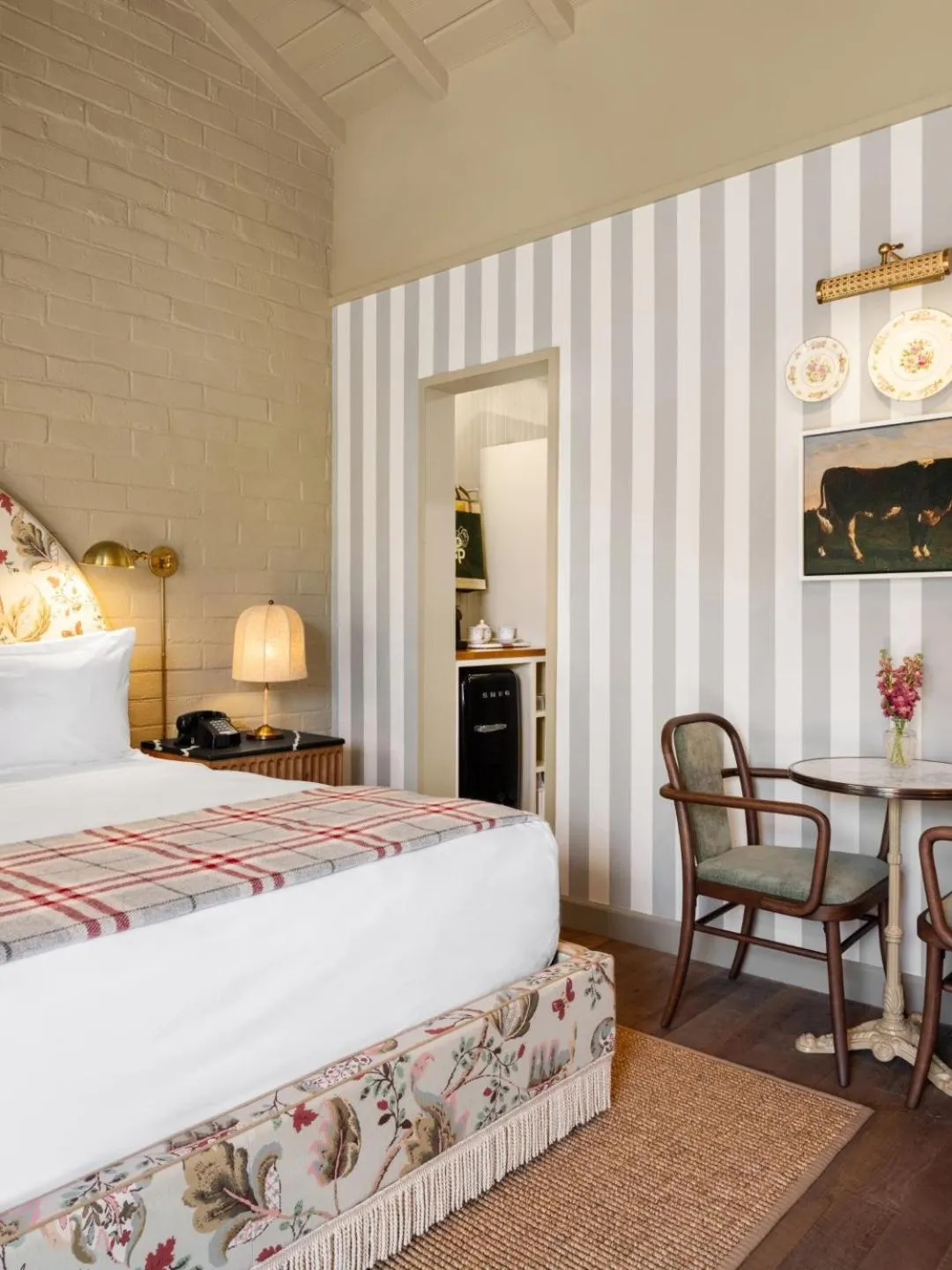 Bedroom, Bed in Le Petit Pali Brentwood