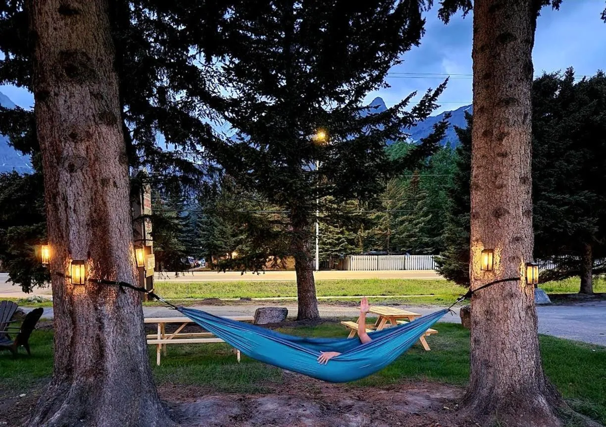 Rundle Mountain Lodge