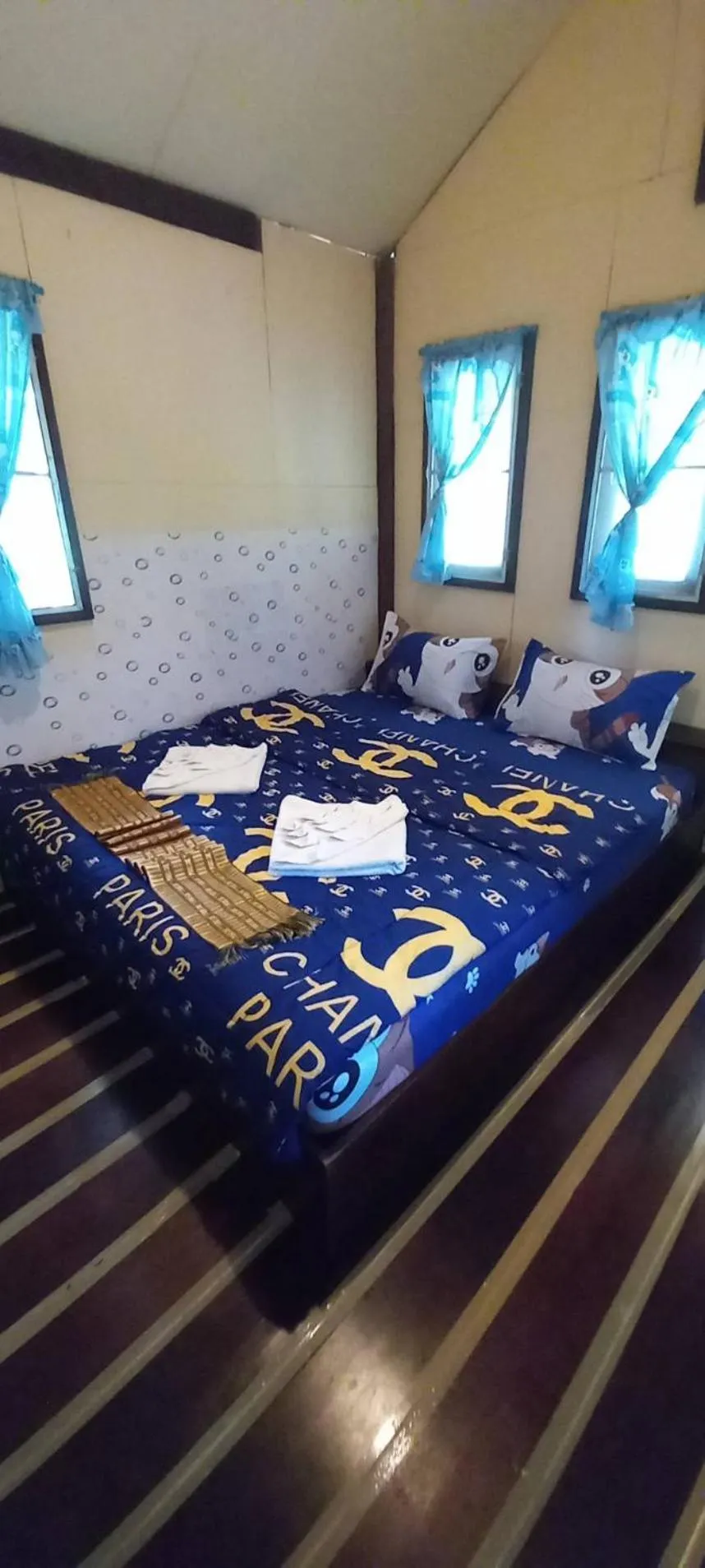 Photo of the whole room, Bed in Eco Bungalow