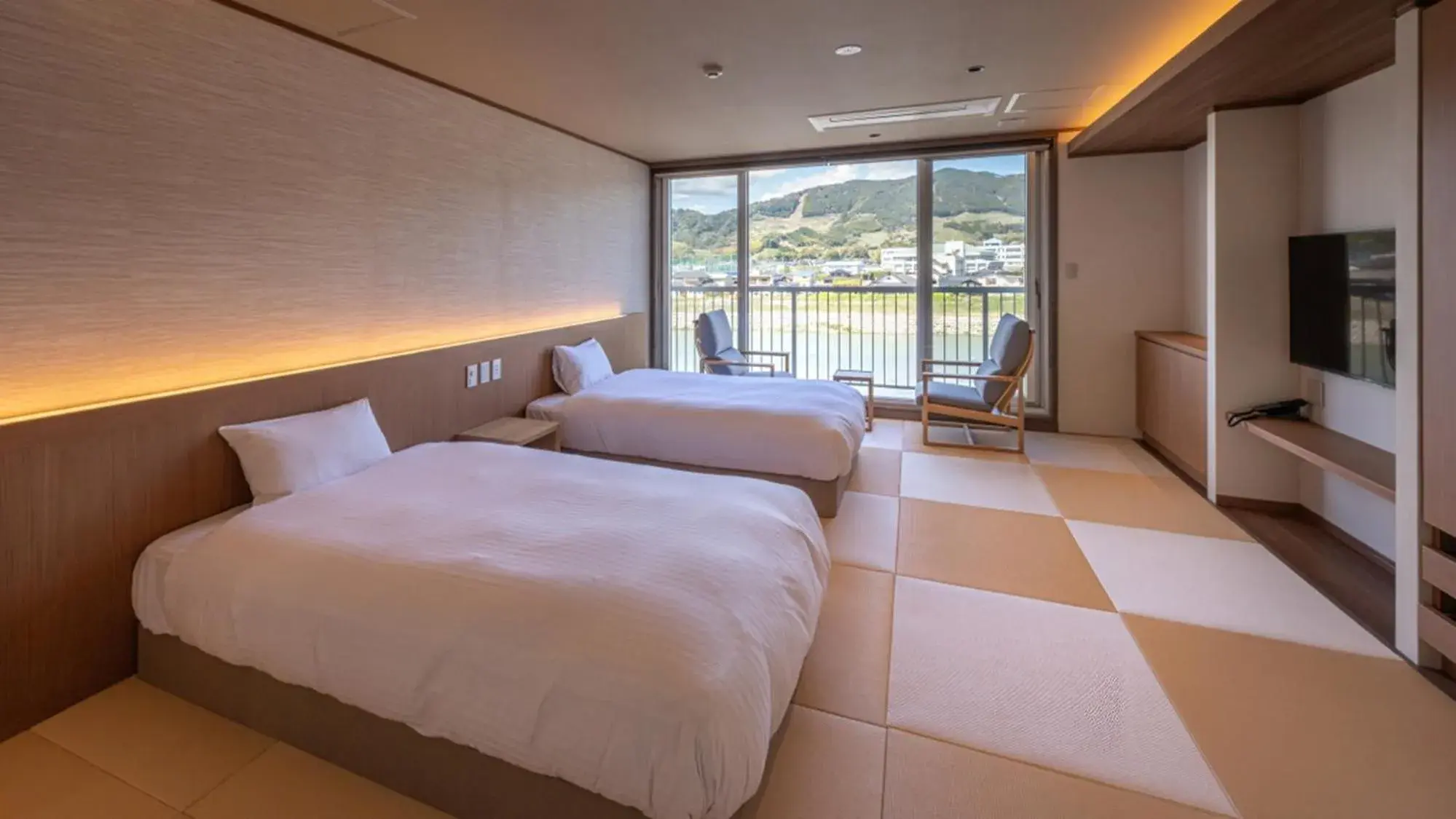 Twin Room with Tatami Area - single occupancy - Non-Smoking in Fukusenka Twin Room with Tatami Area - single occupancy - Non-Smoking in Fukusenka