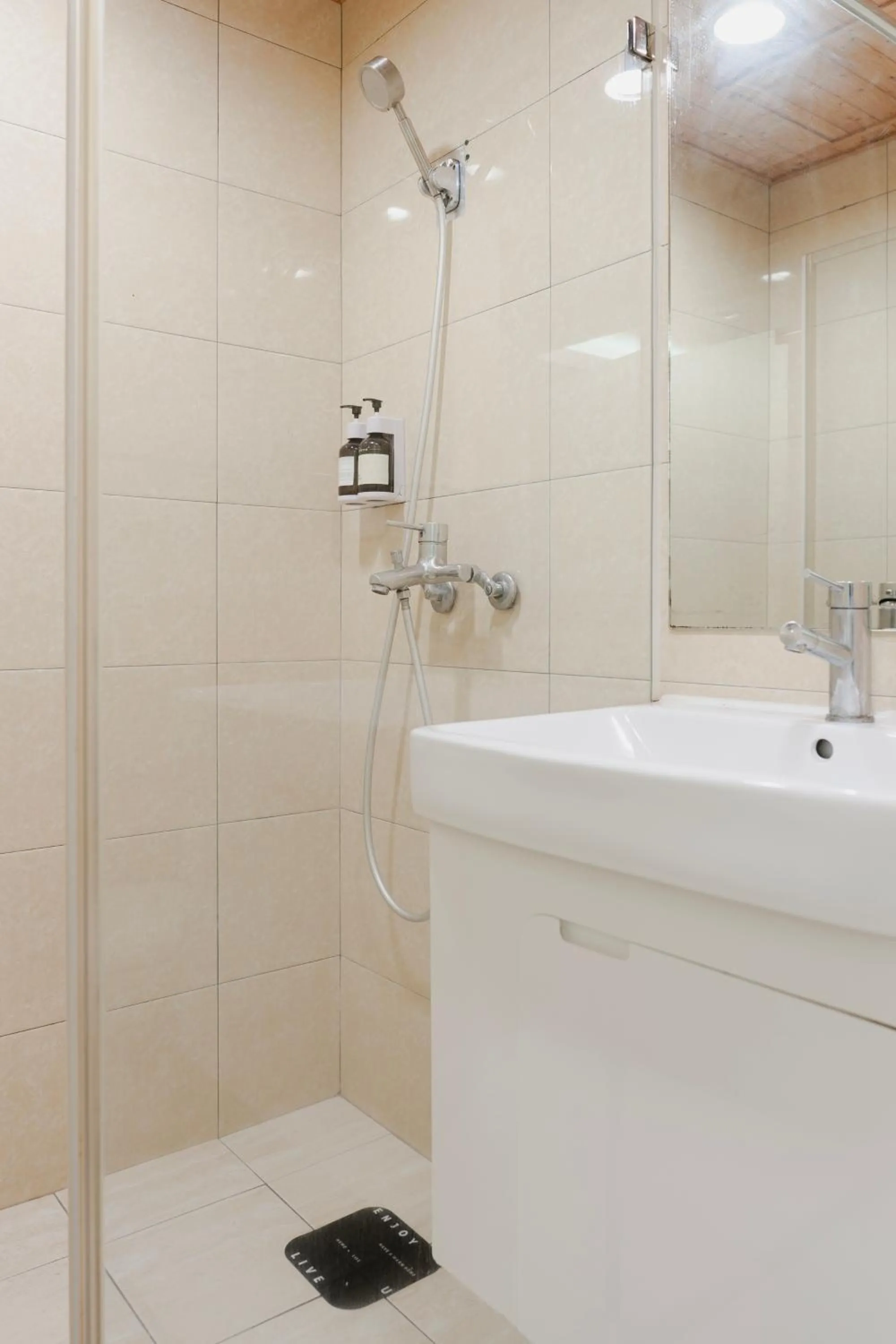 Bathroom in LJ Hotel