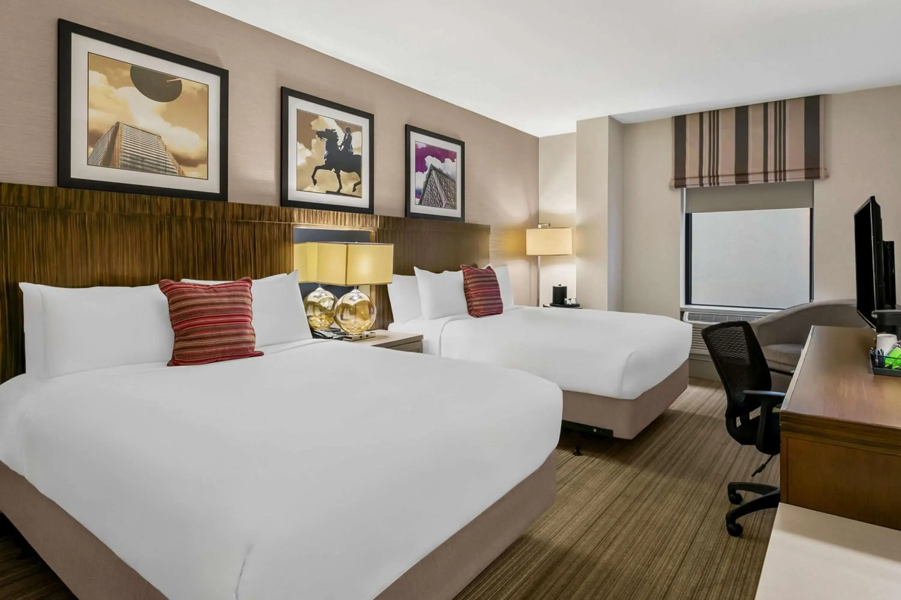 Queen Room with Two Queen Beds in Delta Hotels by Marriott Baltimore Inner Harbor Queen Room with Two Queen Beds in Delta Hotels by Marriott Baltimore Inner Harbor