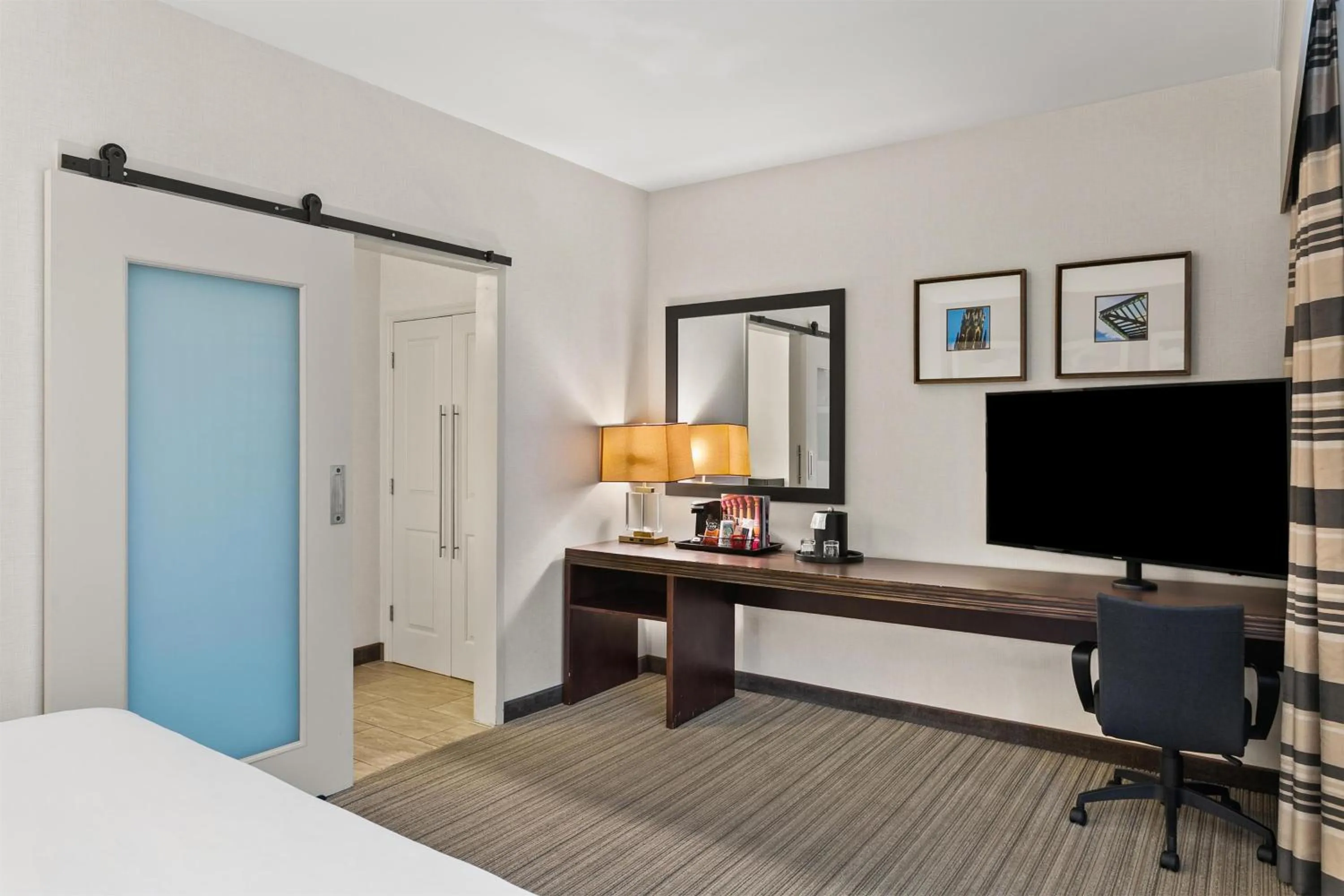 Other, Bed in Sonesta Hotel Baltimore Inner Harbor