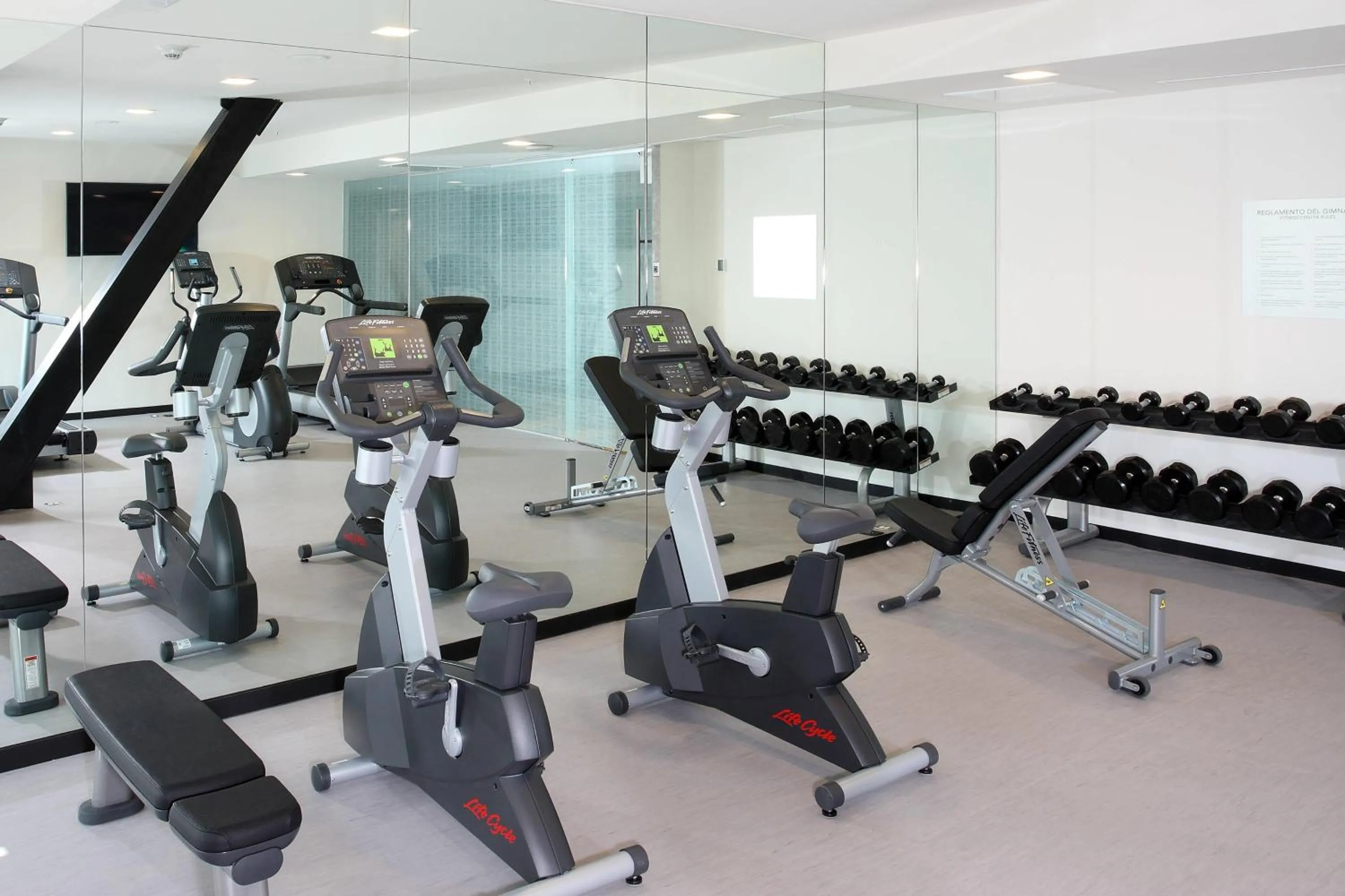 Fitness centre/facilities in Courtyard by Marriott Mexico City Vallejo