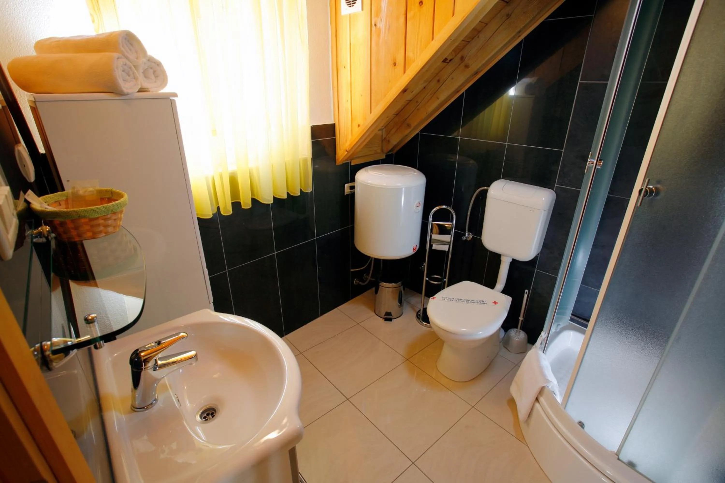 Shower in Villa Matejuska Heritage