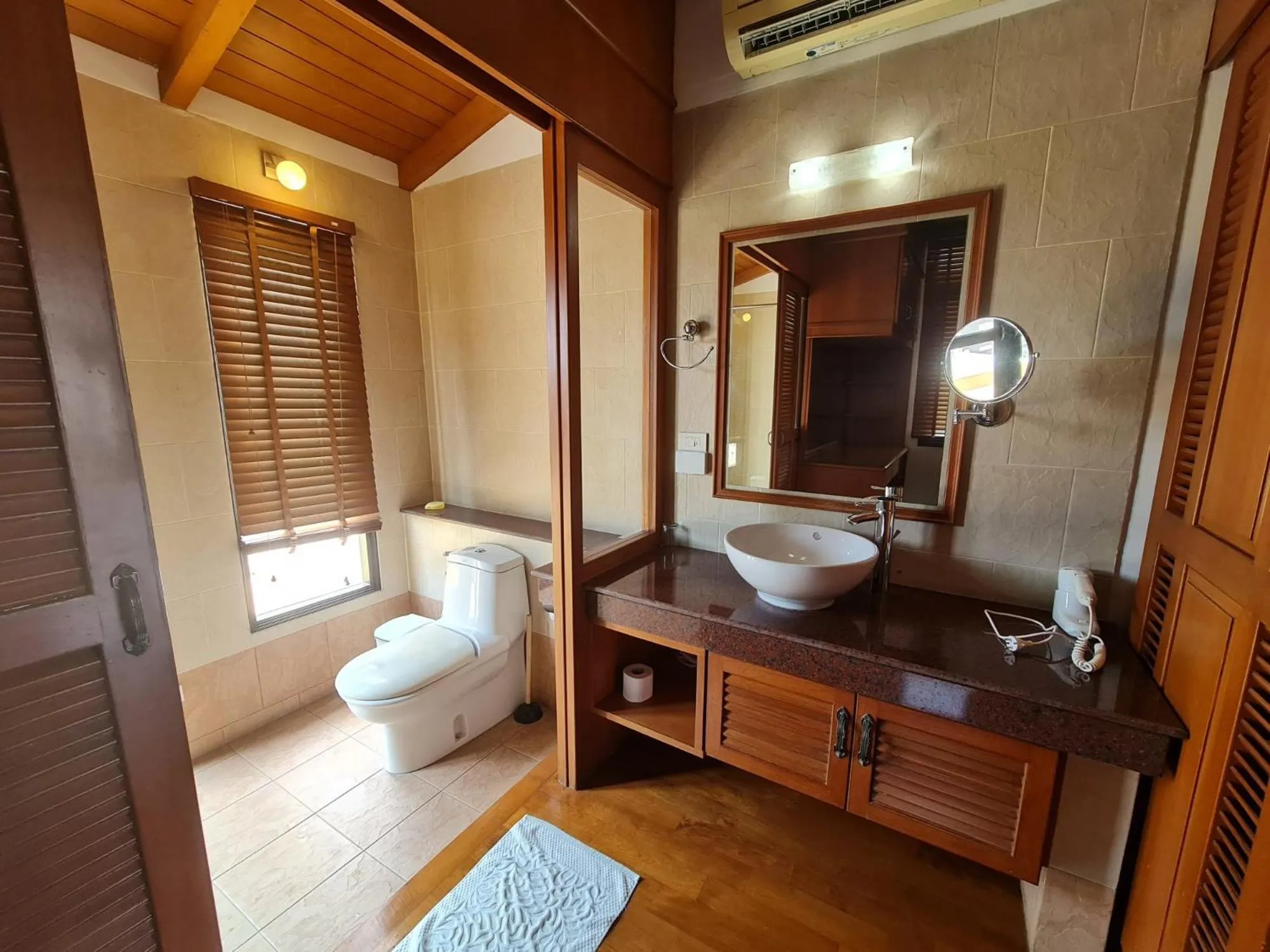 Bathroom in รมิดา พูล วิลล่า พัทยา Ramida Pool Villa Pattaya